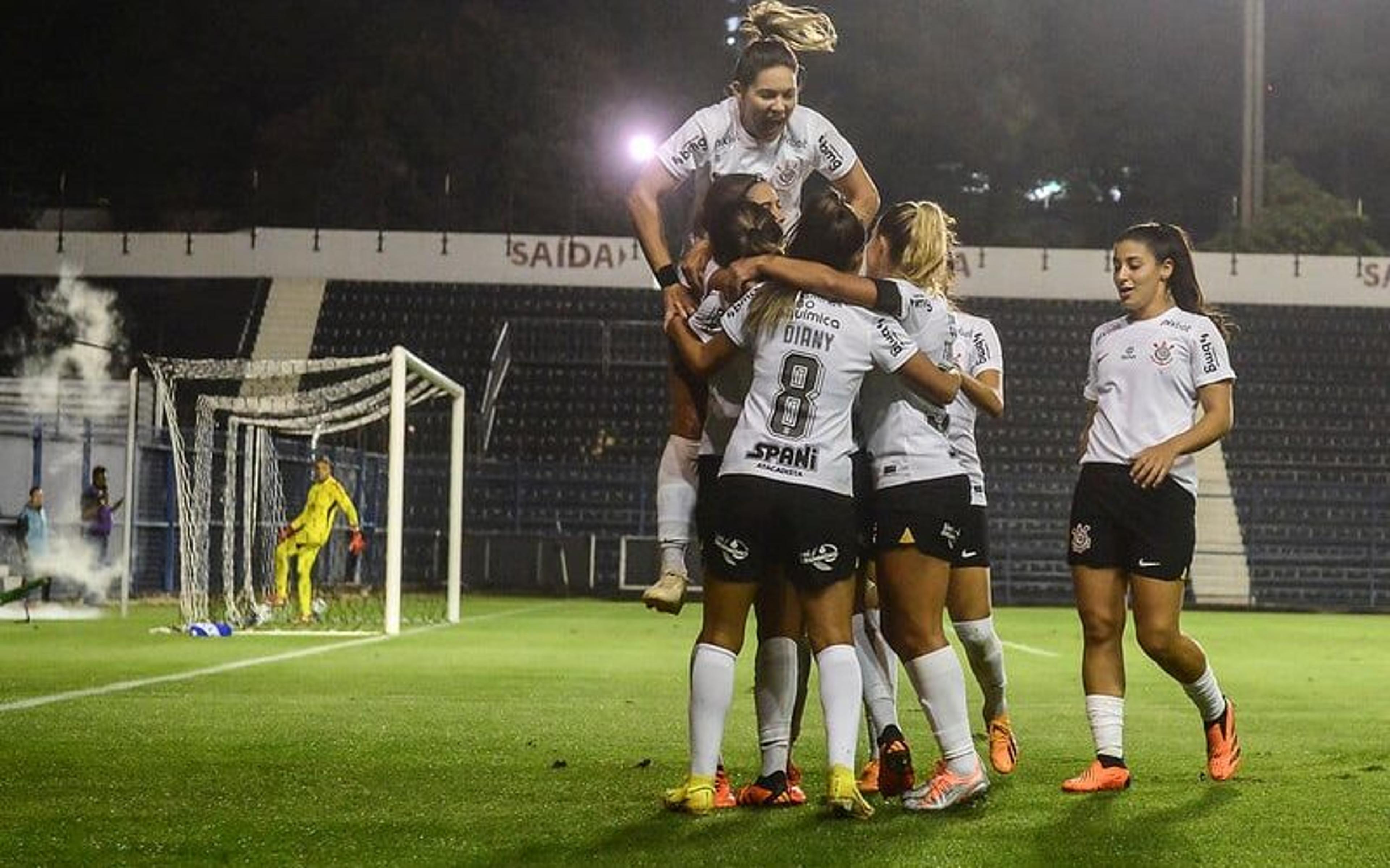 Corinthians vence o Cruzeiro e avança à semifinal do Brasileirão Feminino