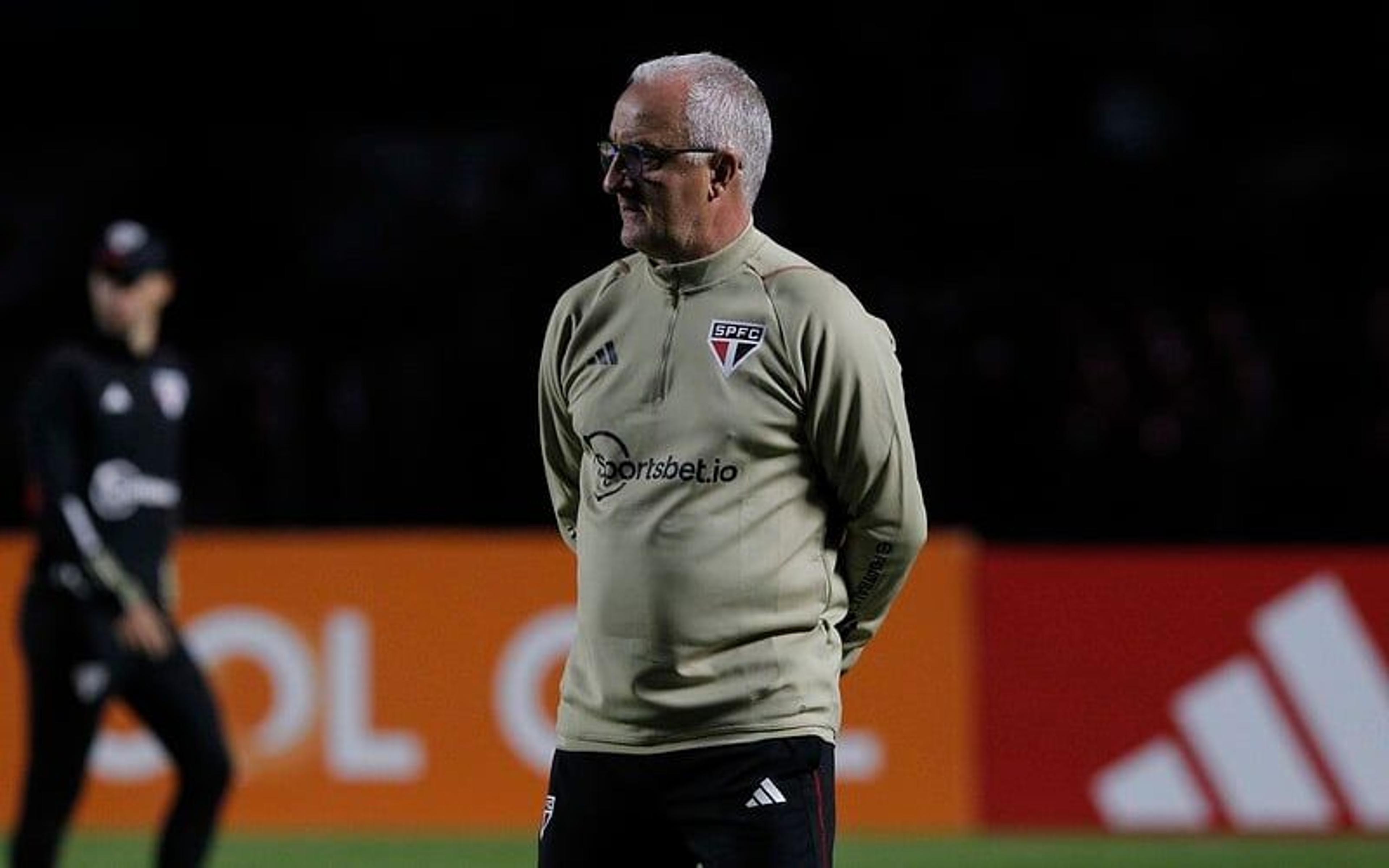 Dorival despista sobre reforços e valoriza dedicação do São Paulo em virada sobre o Athletico-PR