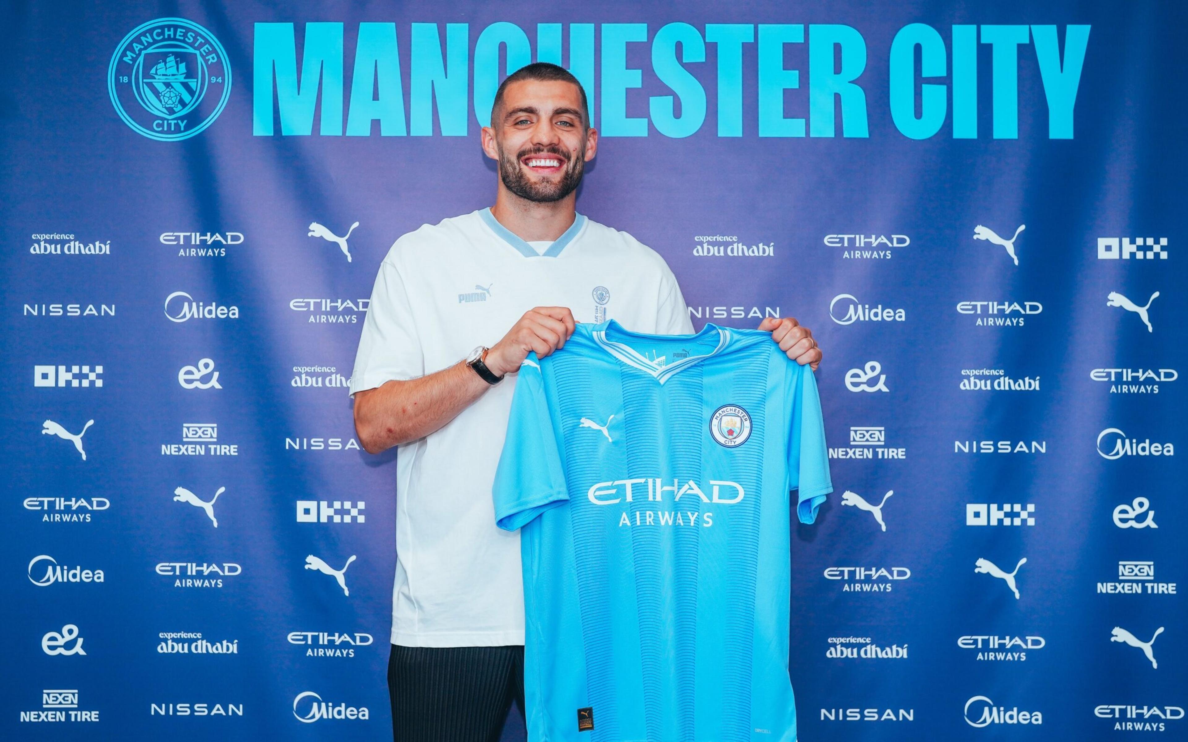 Manchester City anuncia contratação de meia do Chelsea