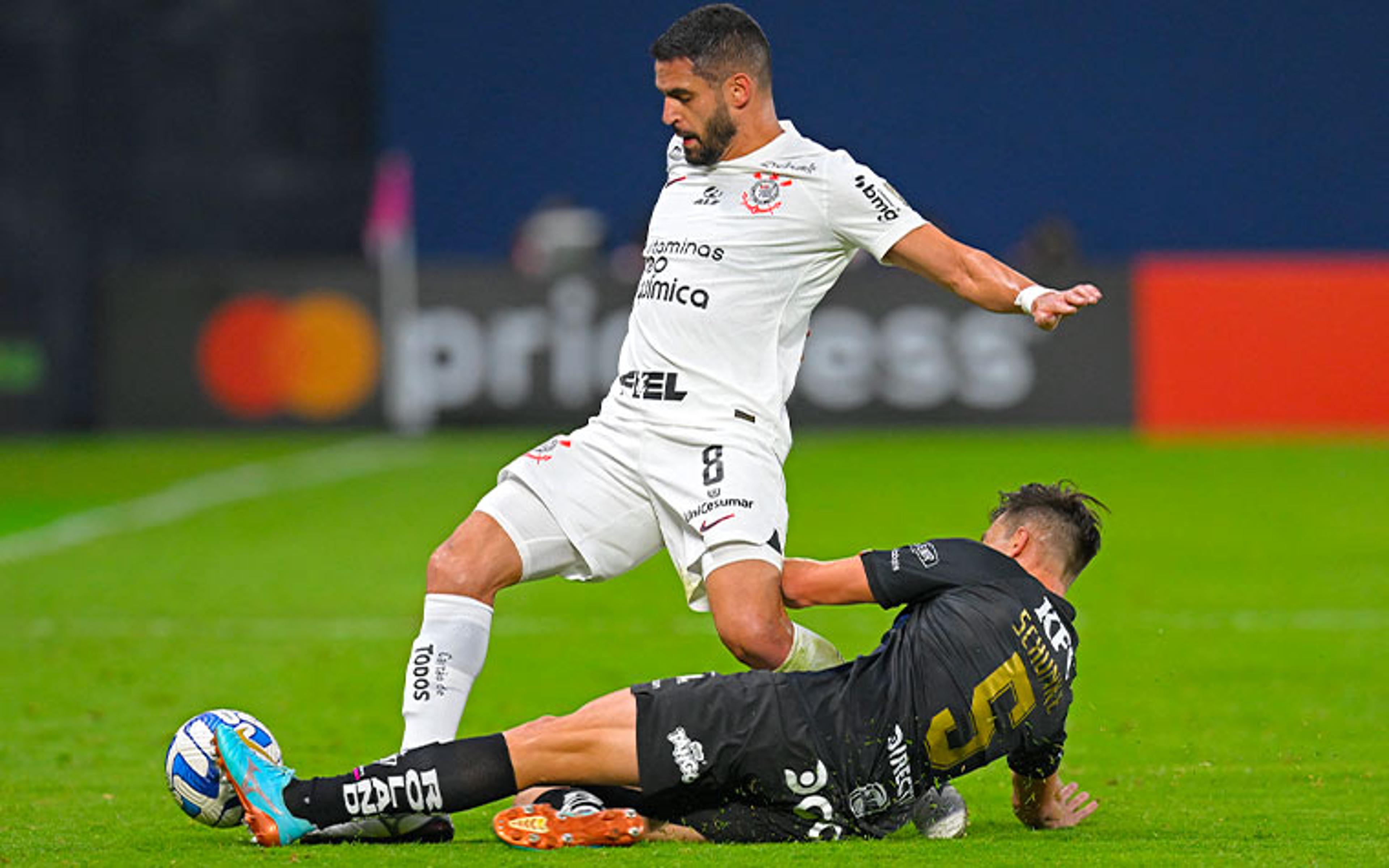 Renato Augusto não vê terra arrasada após eliminação do Corinthians na Libertadores, mas cobra melhora