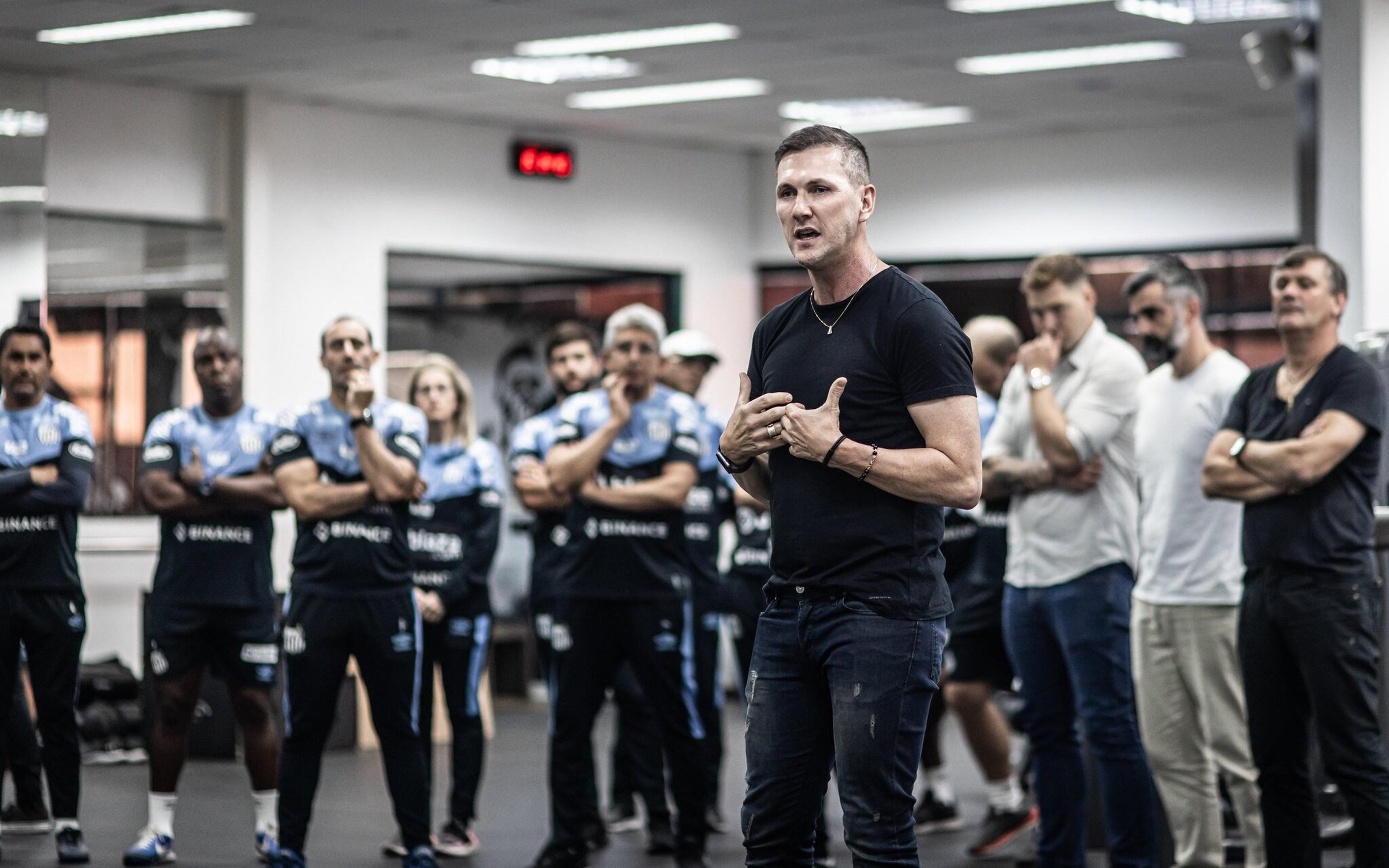 Carille, Felipão e acerto rápido: os bastidores do acordo do Santos com Paulo Turra