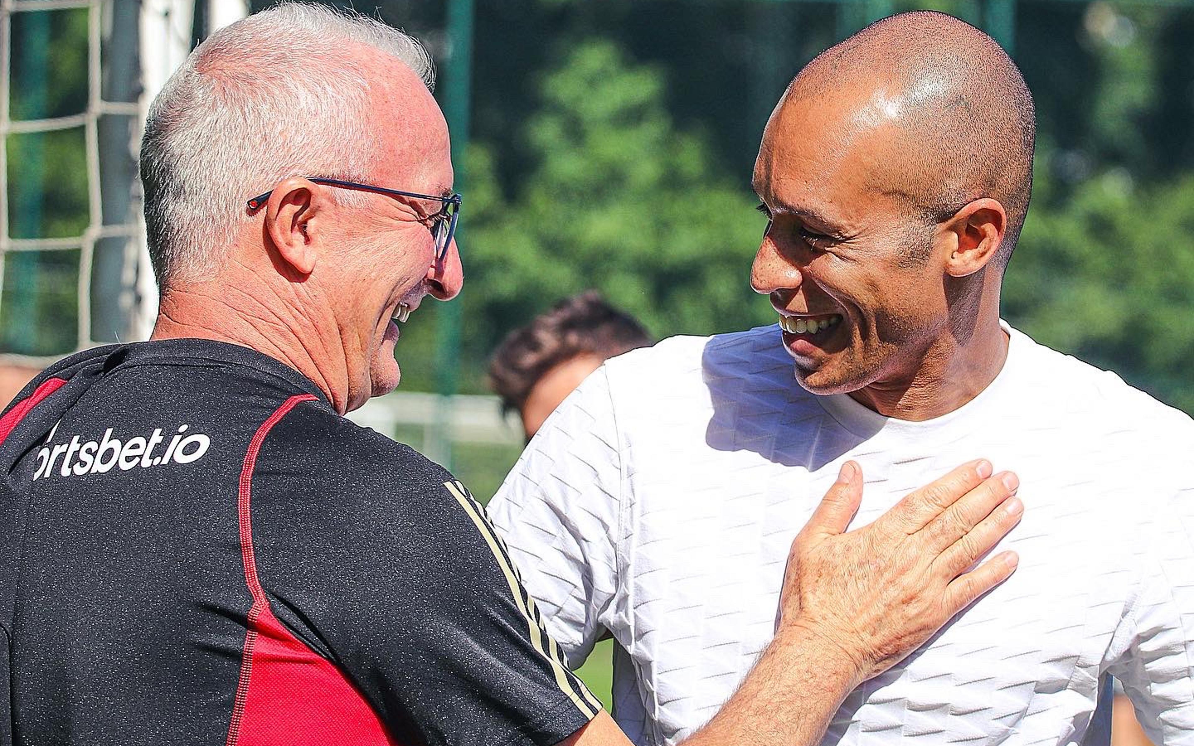 Miranda marca presença em treino para motivar São Paulo antes de clássico contra o Palmeiras