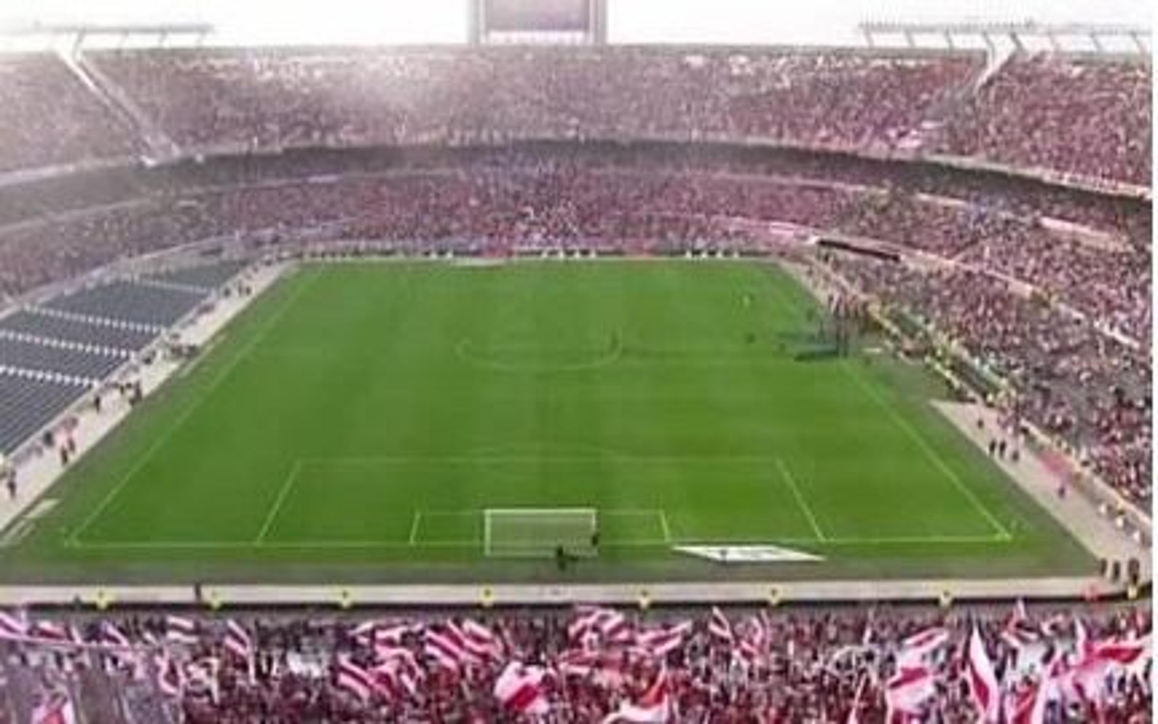 Tragédia na Argentina: Torcedor do River Plate morre ao cair de setor do Monumental de Núñez