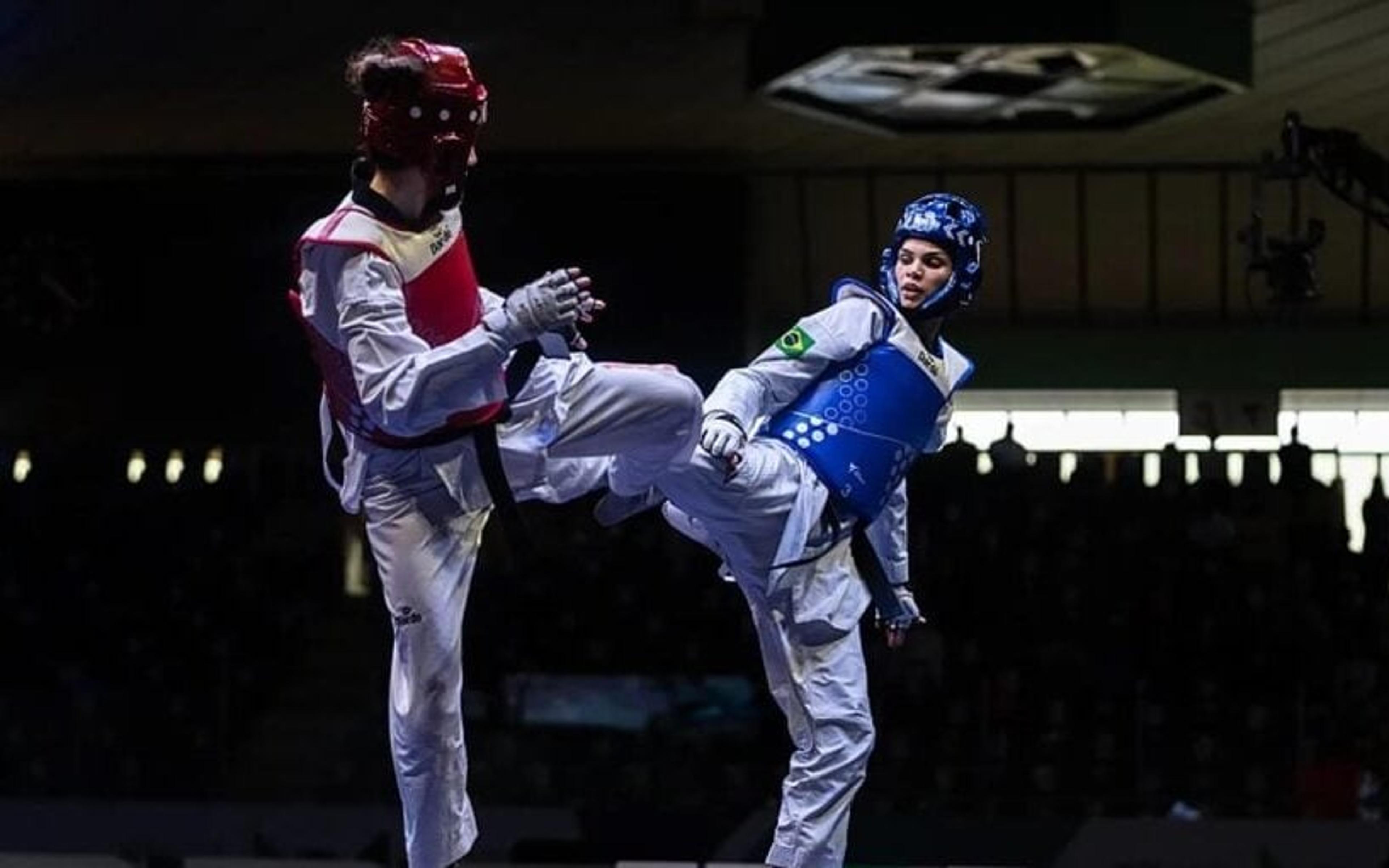 Mundial de Taekwondo: brasileira Caroline dos Santos conquista a medalha de prata em Baku