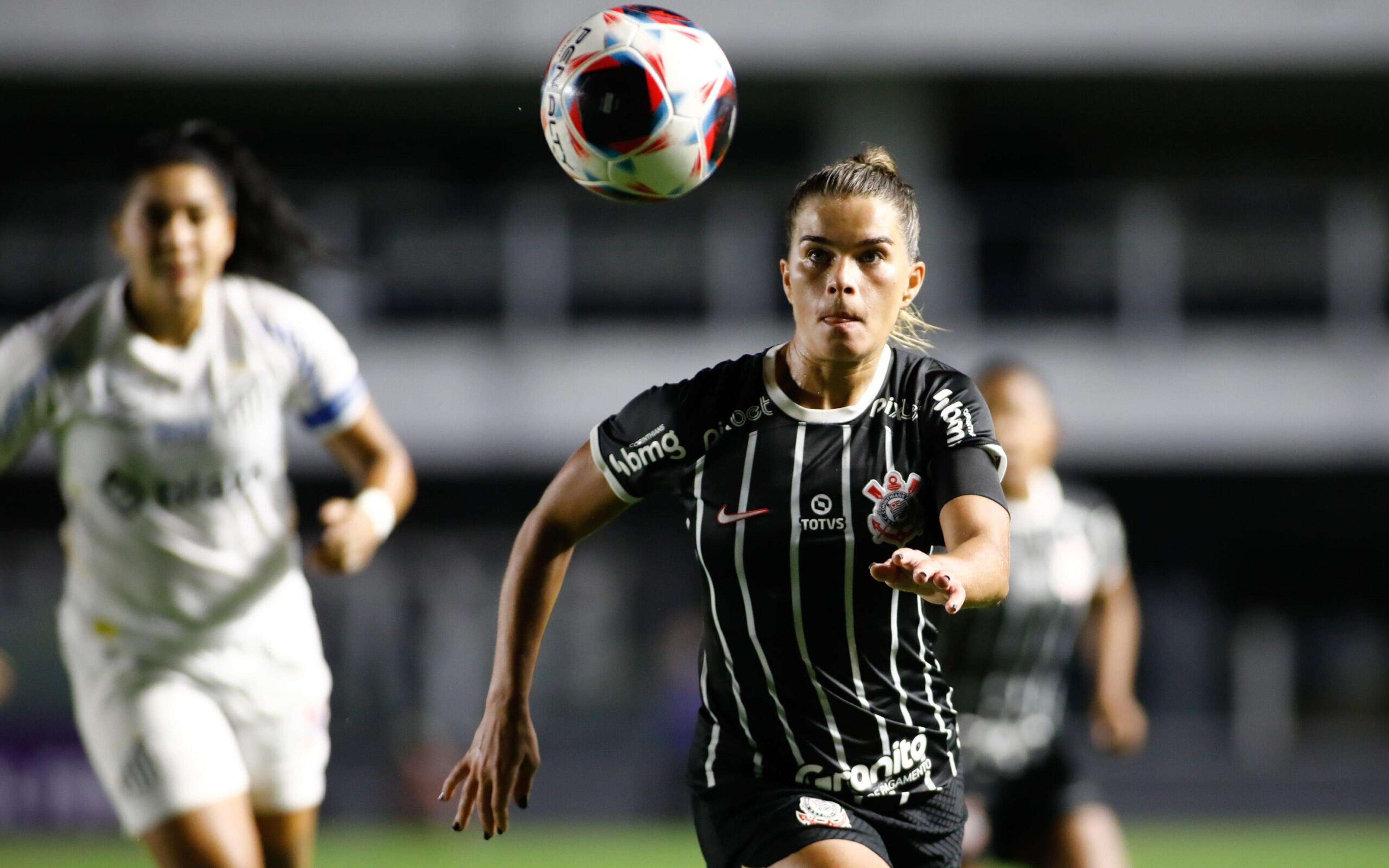 Tamires pede desculpas à torcida do Corinthians após supostamente ter usado chuteiras verdes em jogo pelo Paulistão Feminino