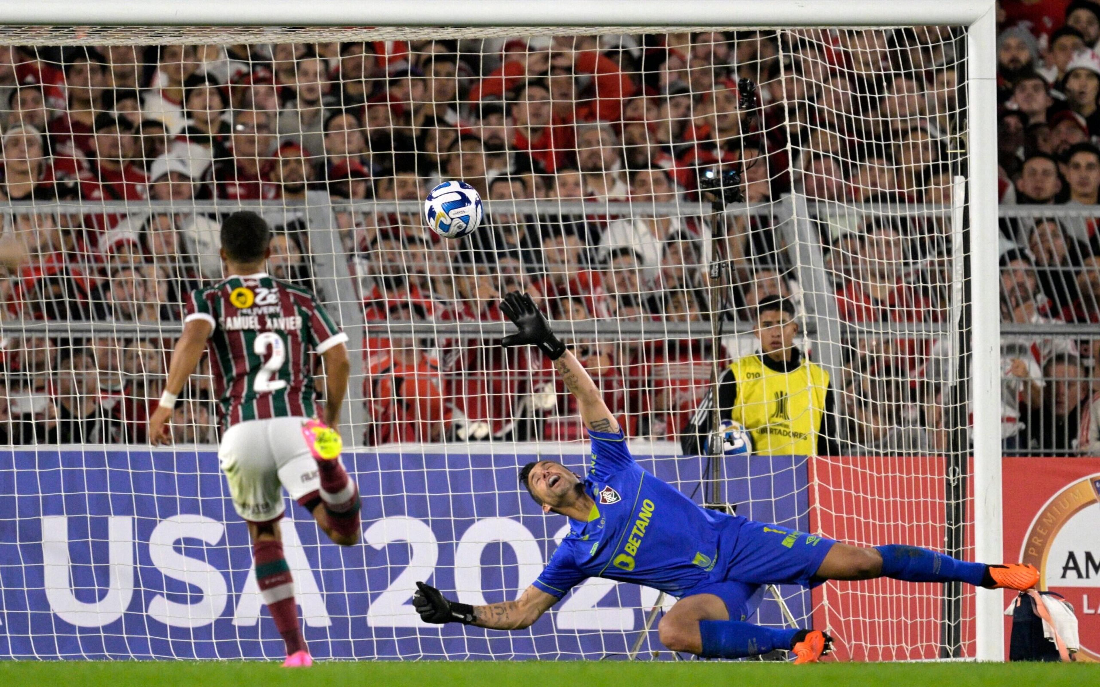 Fábio projeta ‘decisão’ pela Libertadores e valoriza entrega do Fluminense: ‘Tentamos até o final’