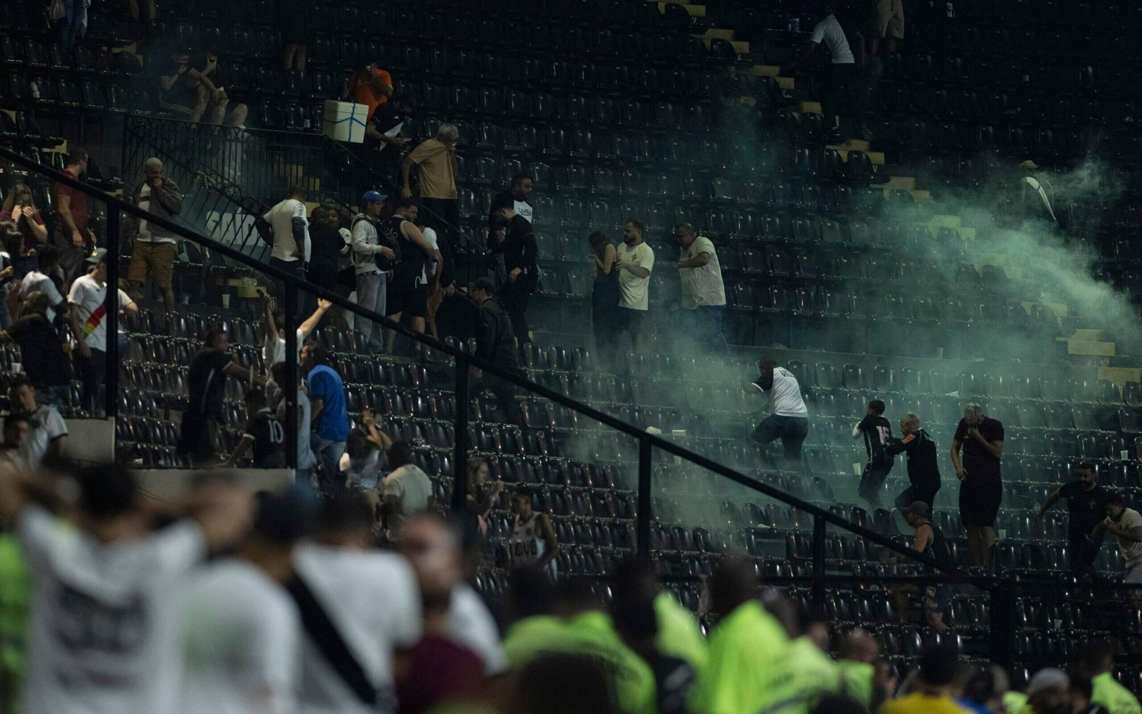 Vasco é punido pelo STJD e vai jogar sem torcida por 30 dias