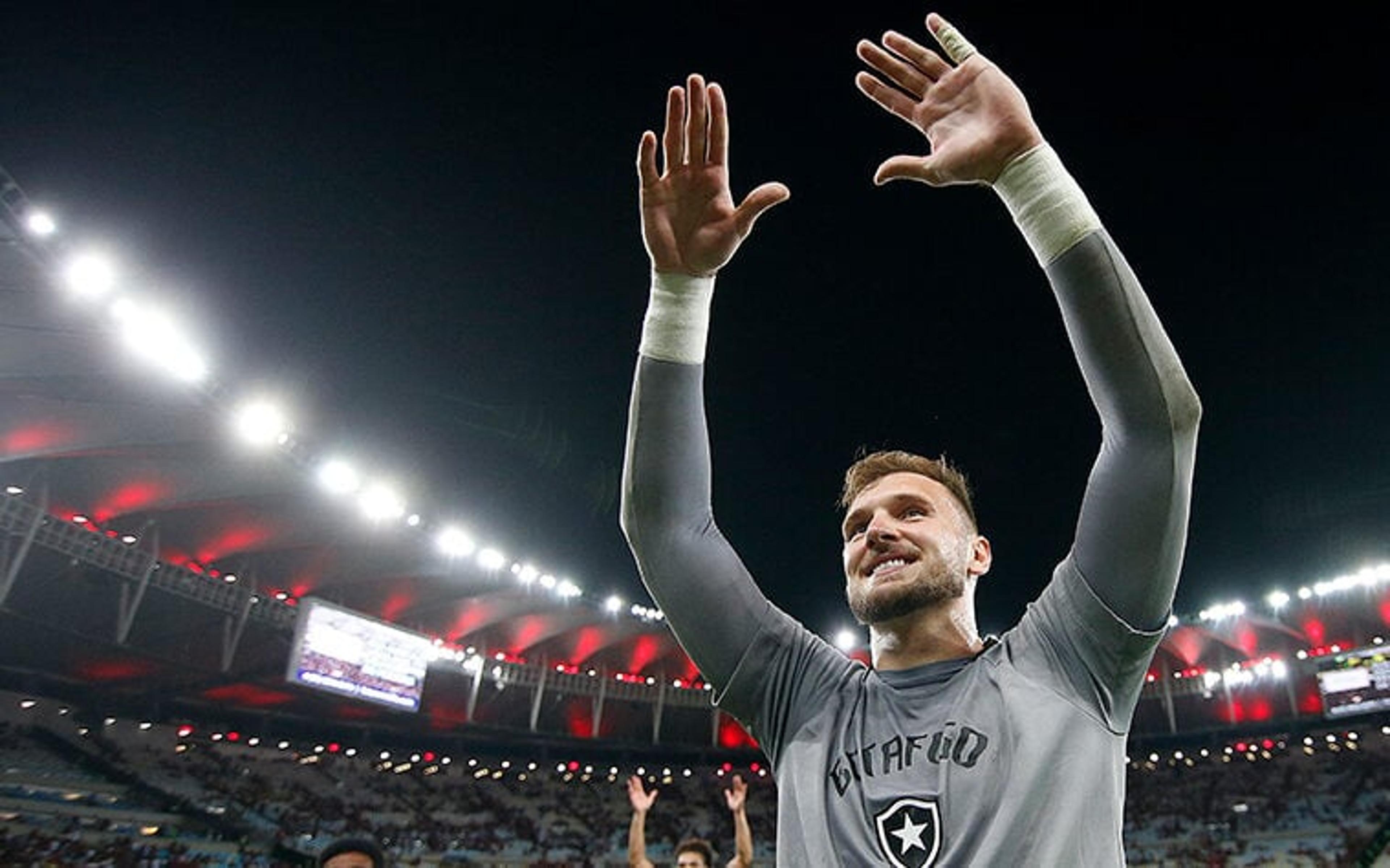 Lucas Perri é idolatrado por torcedores do Botafogo após grande partida na Sul-Americana