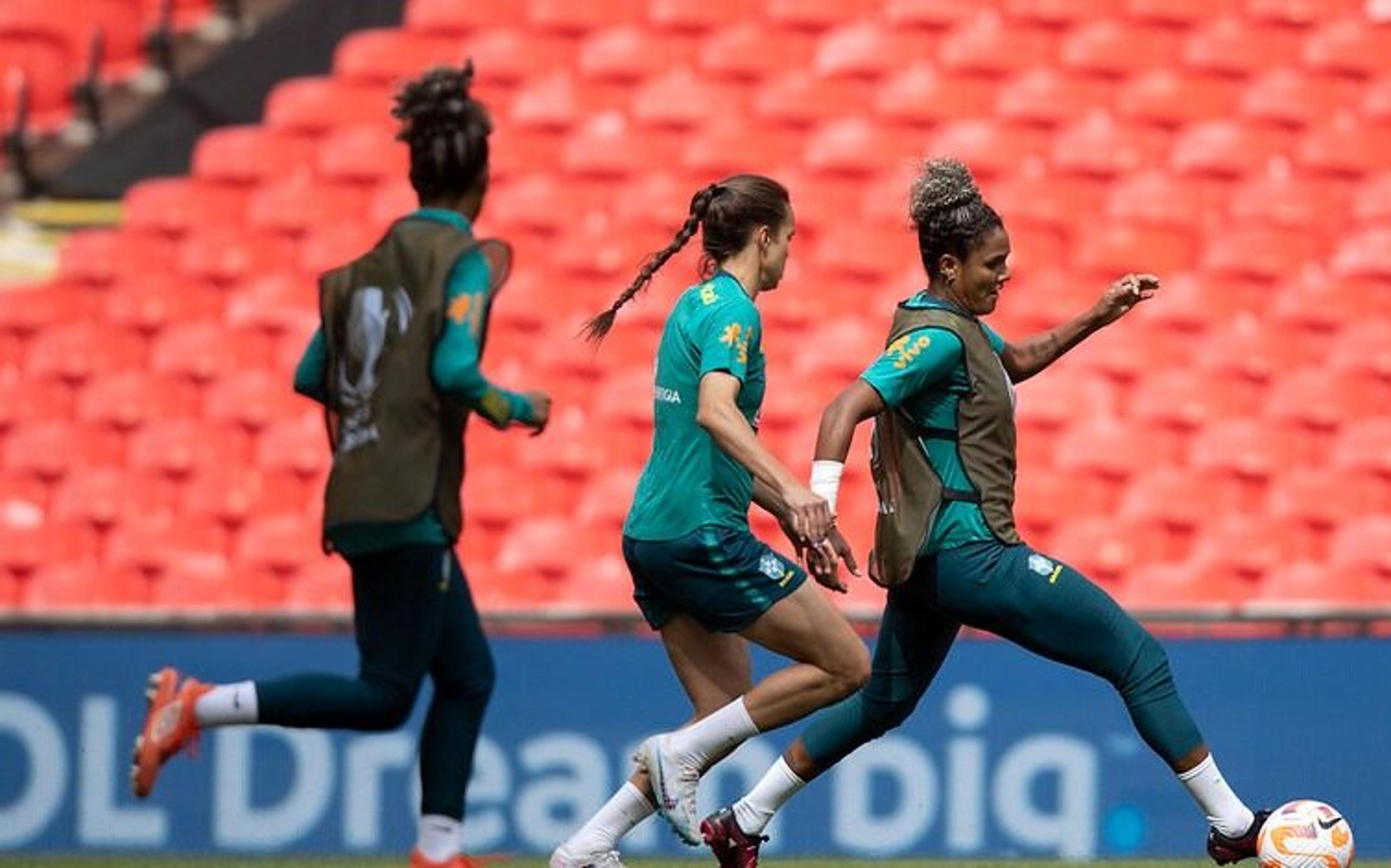 Seleção Brasileira Feminina se apresenta na Granja Comary para período de treinos