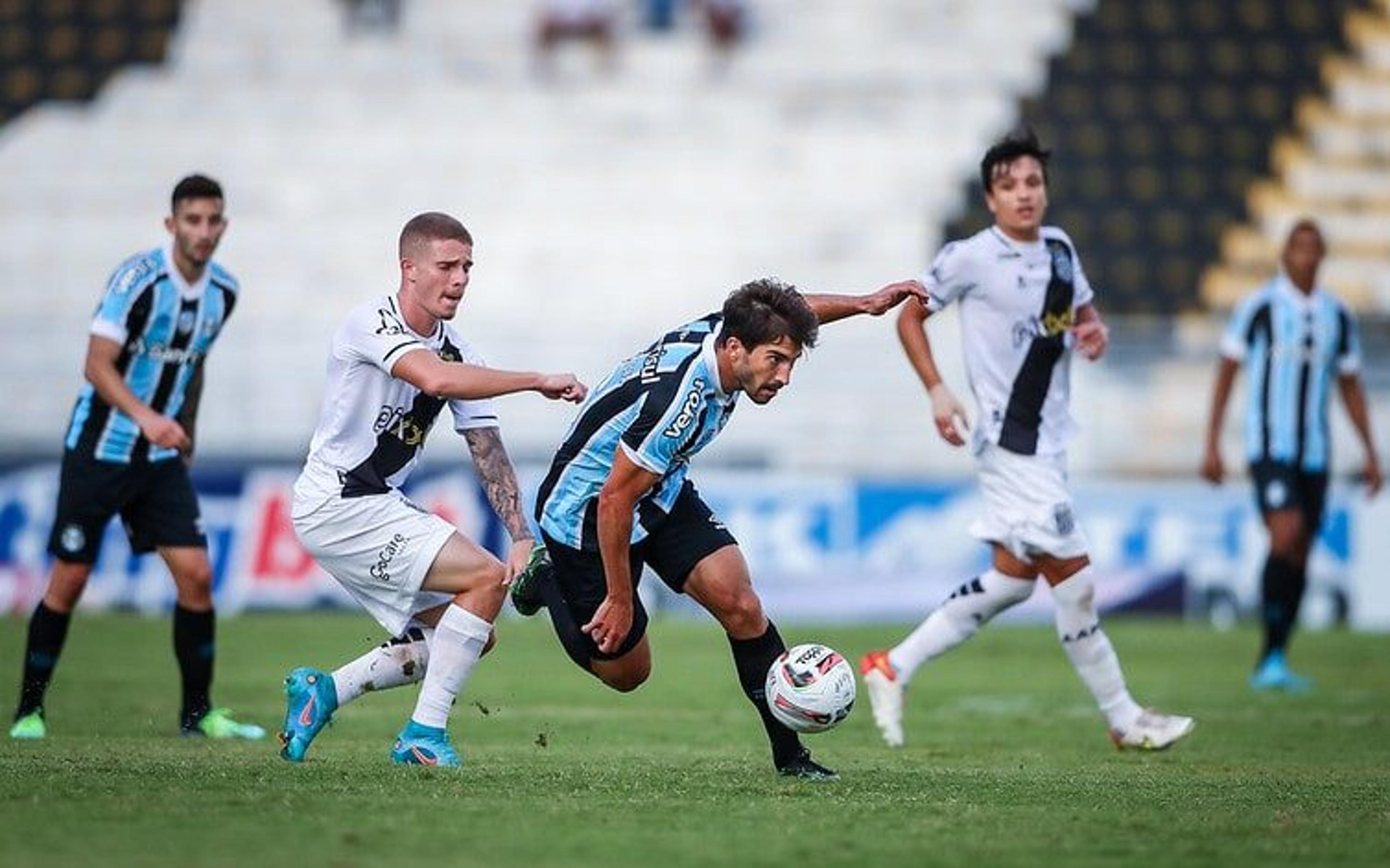 Cruzeiro encaminha retorno de Lucas Silva, atualmente no Grêmio