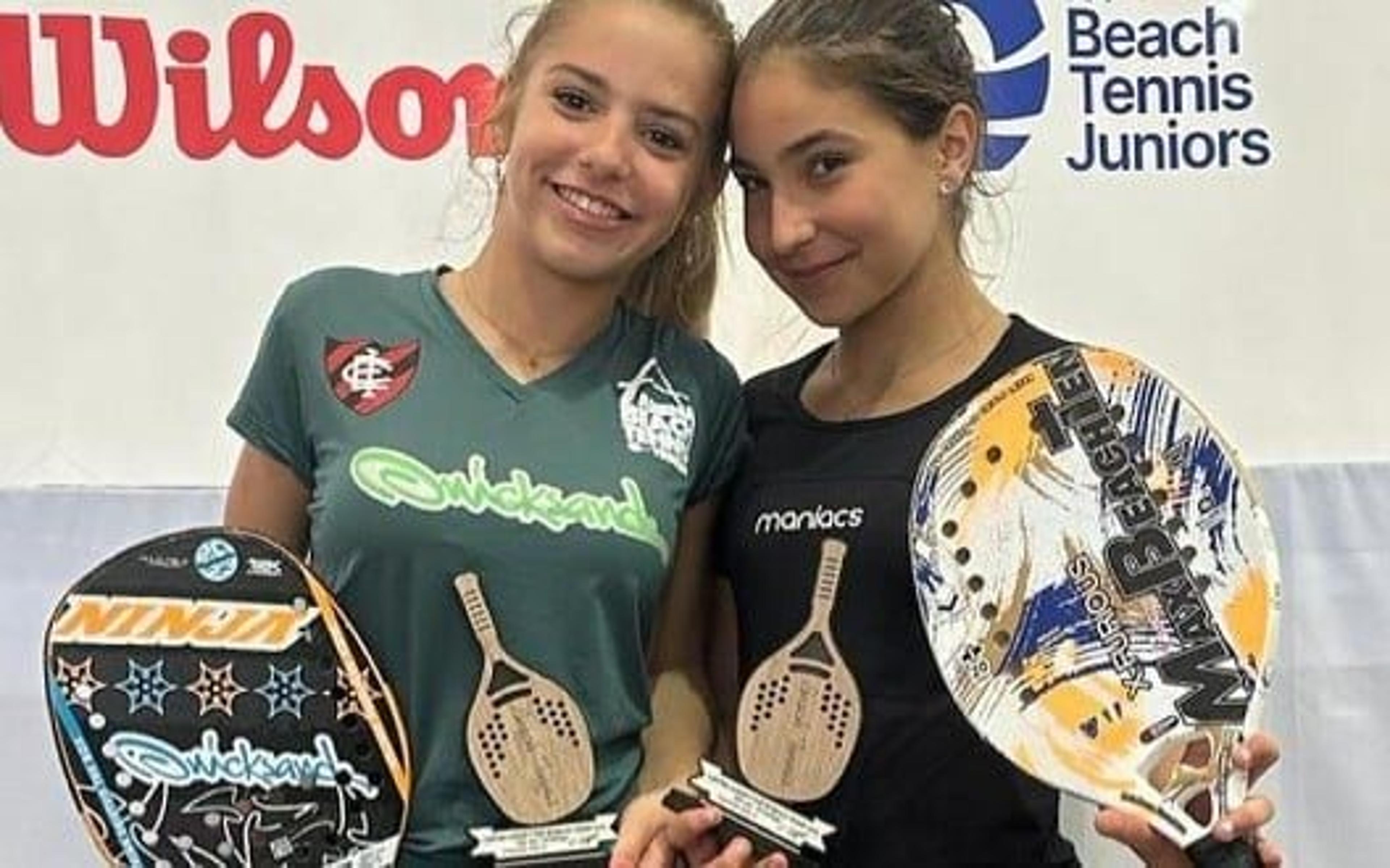 Maria Gilli e Giovanna Batista brilham no circuito juvenil e lideram ranking nacional do Beach Tennis