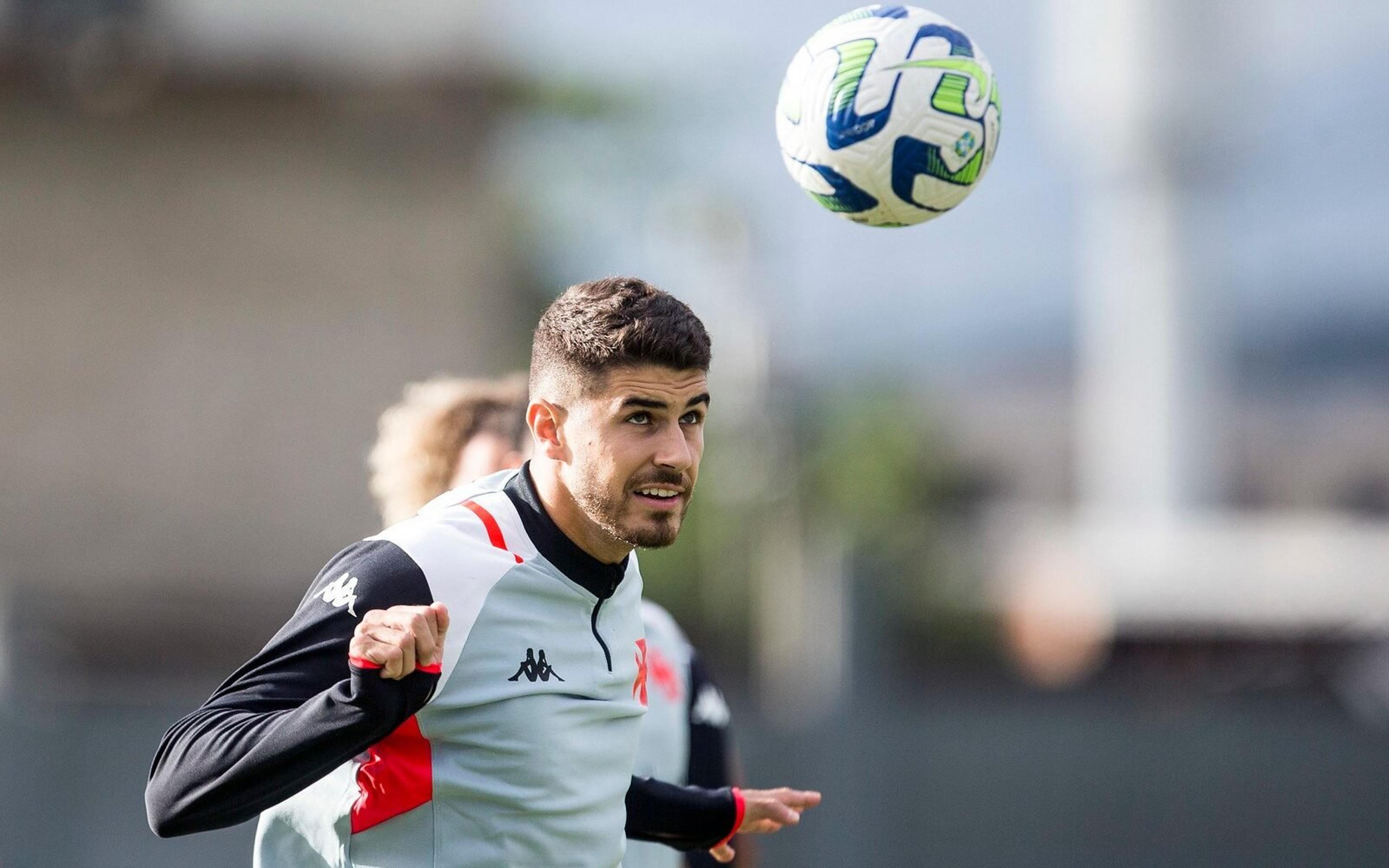 Vasco: Pedro Raul e Capasso treinam e devem jogar contra o Botafogo