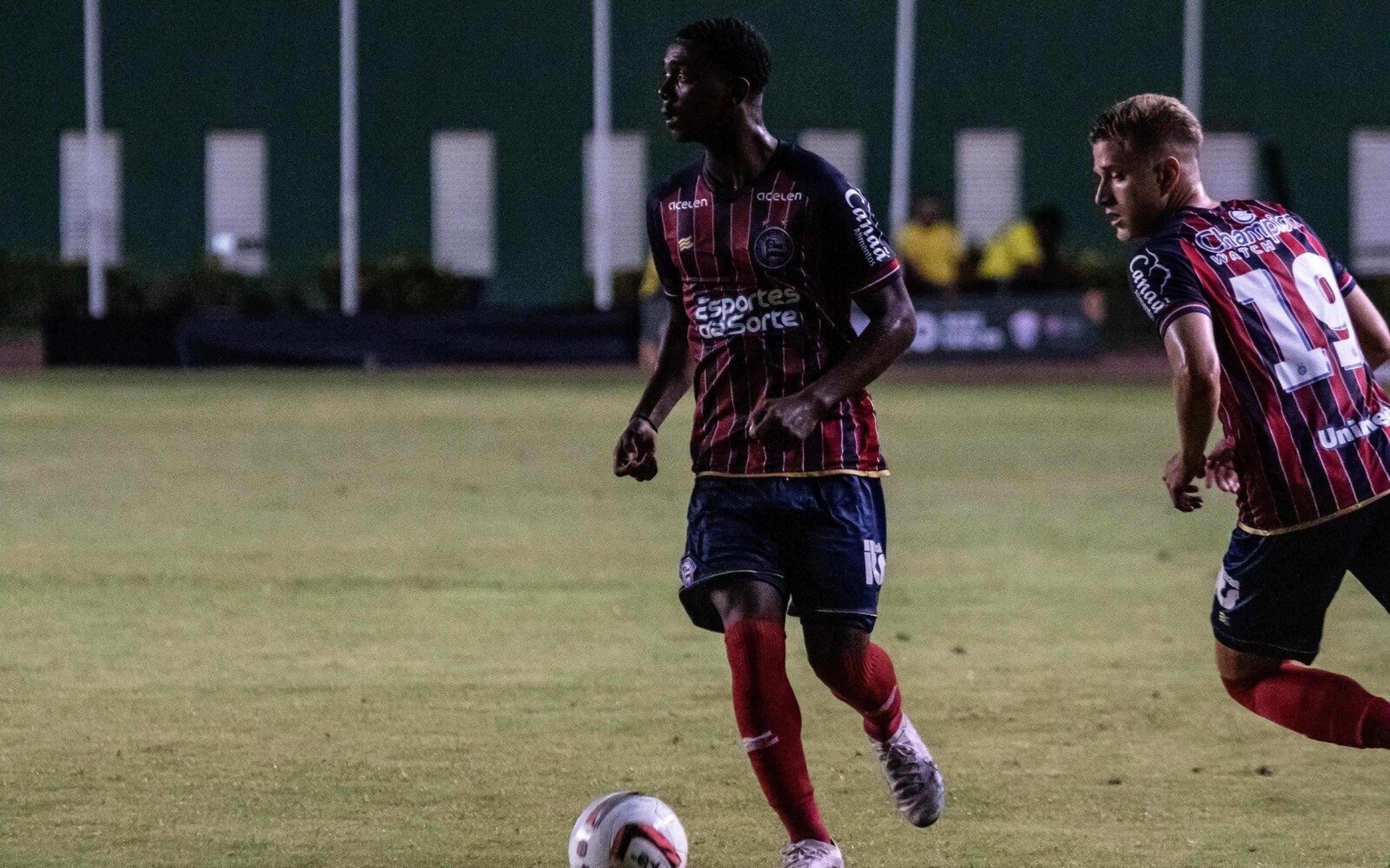 Meio-campista do Bahia fará período de treinos no Manchester City