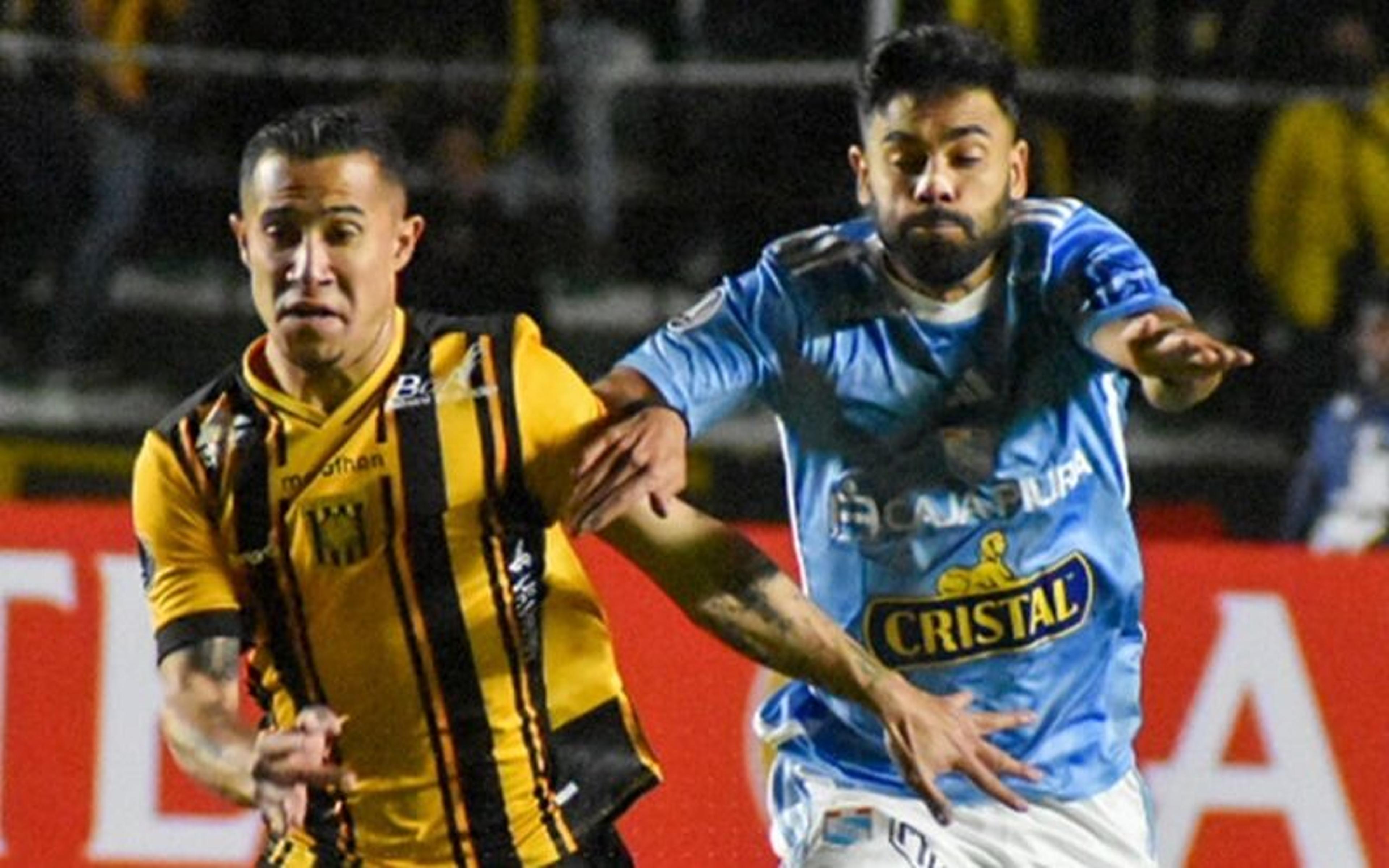 Sporting Cristal, de virada e com um a menos, bate The Strongest