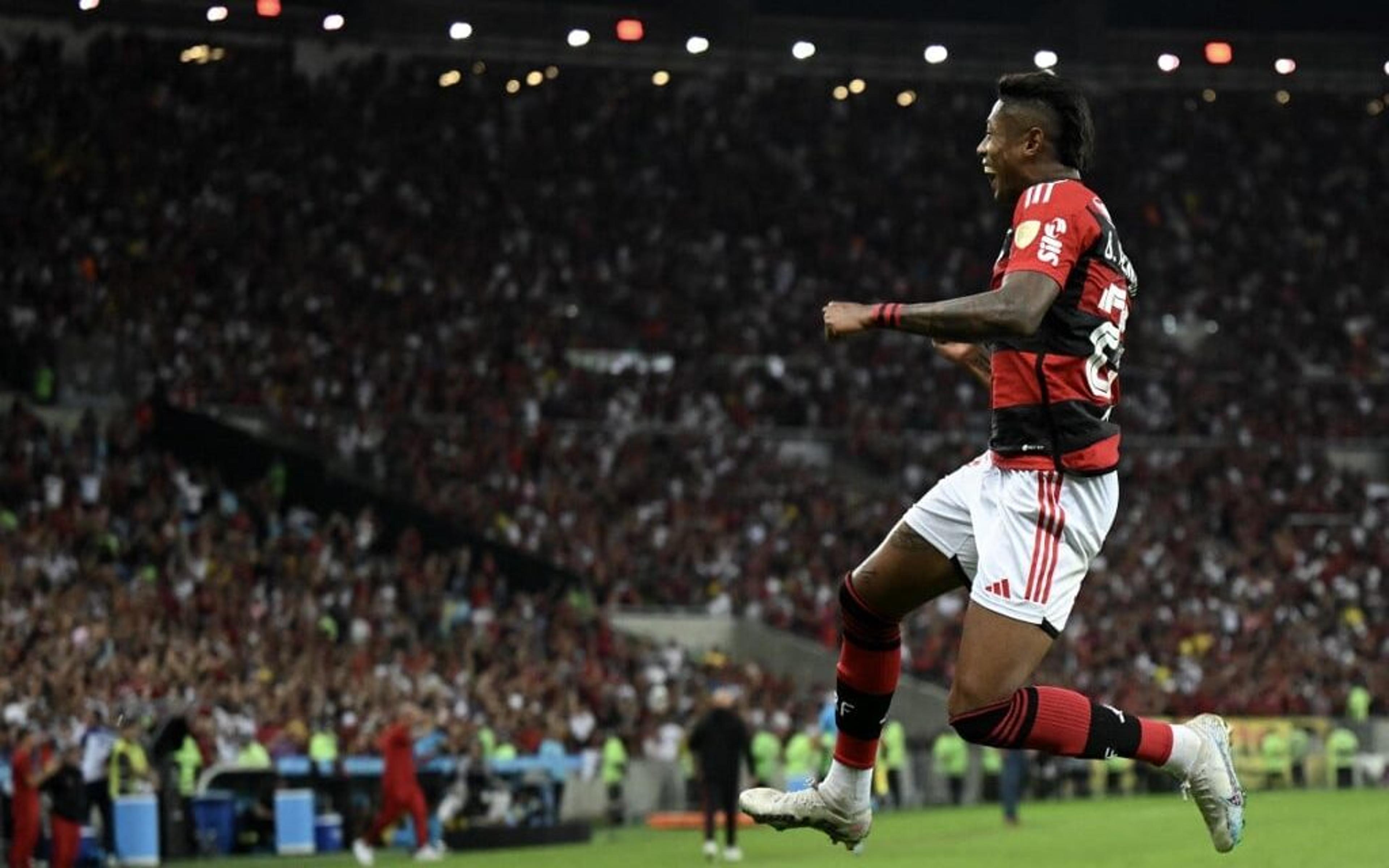 Torcedores do Flamengo exaltam Bruno Henrique: ‘Não pode ser reserva nunca’