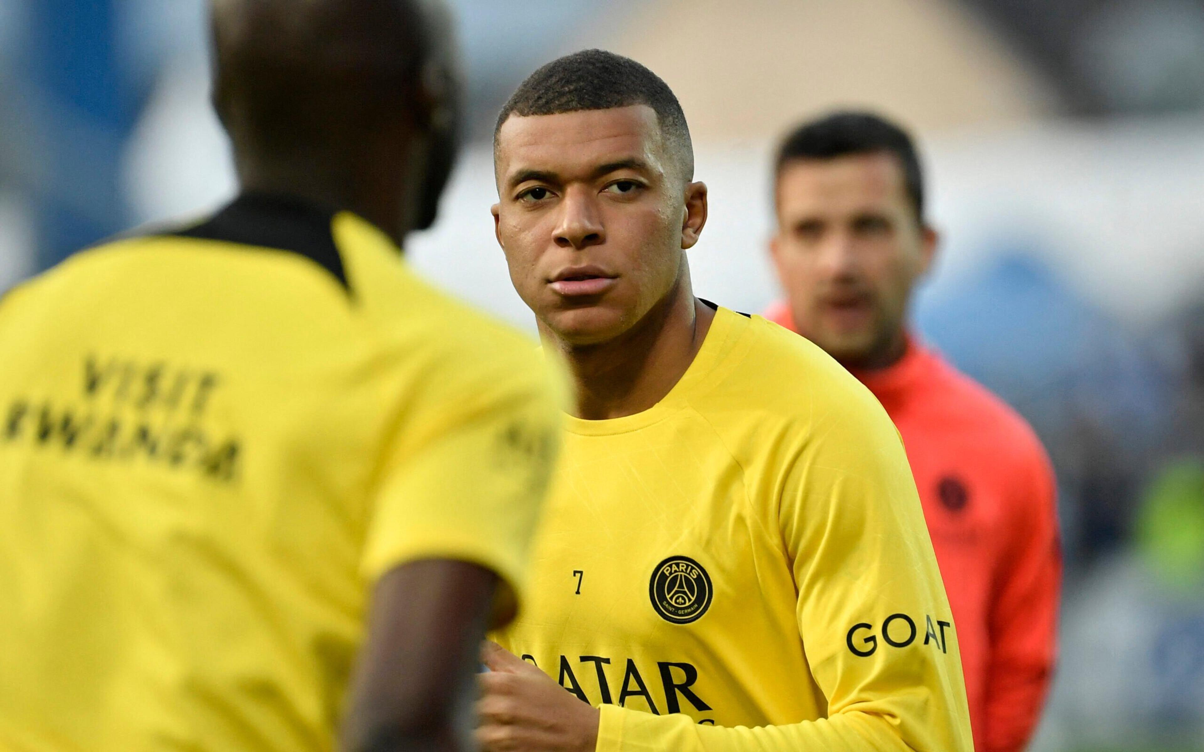 PSG estuda contratação de jogador da seleção francesa para substituir Mbappé