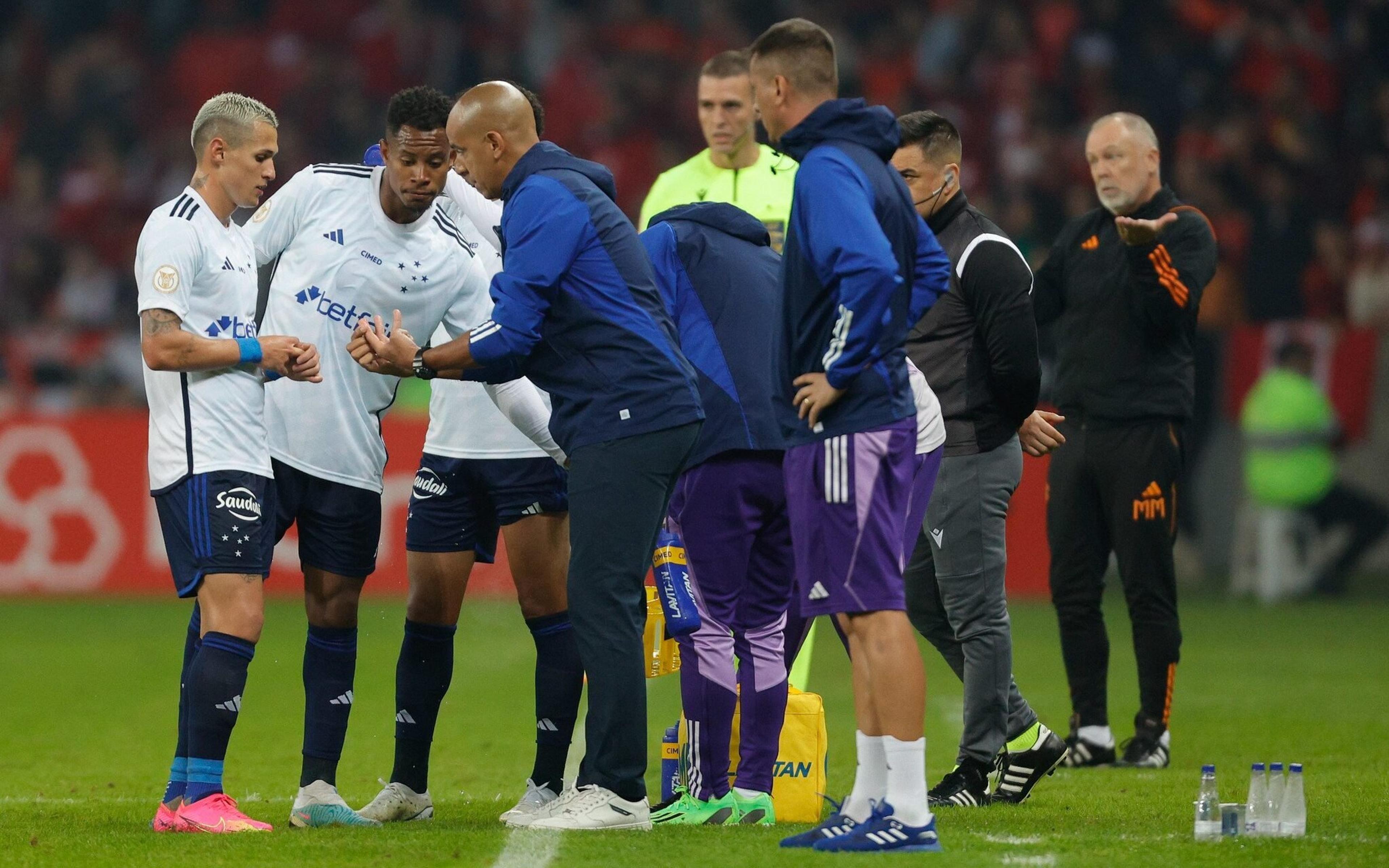 Pepa diz que viu ‘dois Cruzeiros’ em campo e não se irrita com excesso de gols perdidos pelo time contra o Inter