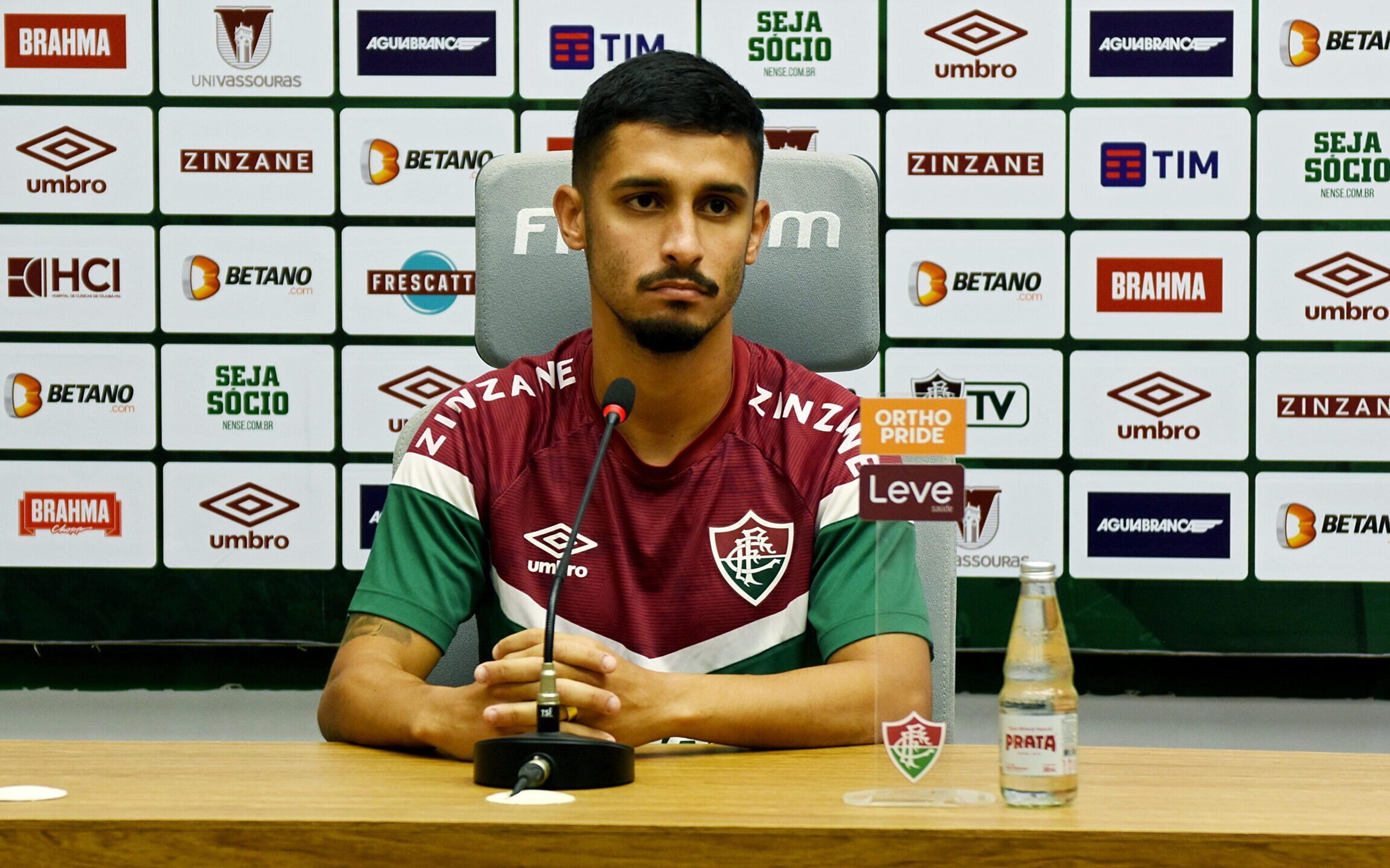 Daniel elogia clima do Fluminense e ressalta trabalho de Fernando Diniz: ‘Favorece meu jogo’