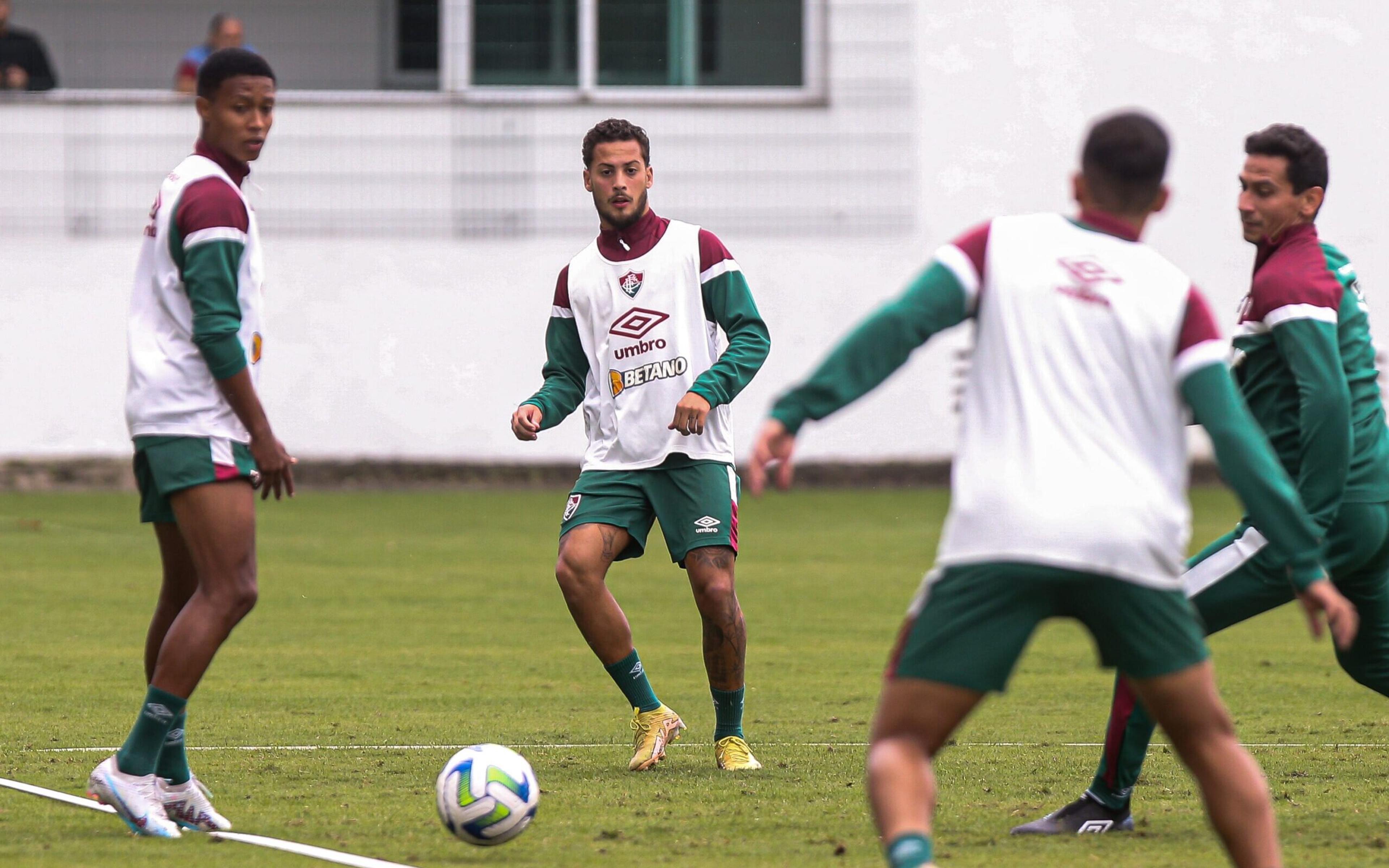 Com Marcelo dúvida, Fluminense pode se ver obrigado a improvisar na lateral esquerda contra o Flamengo