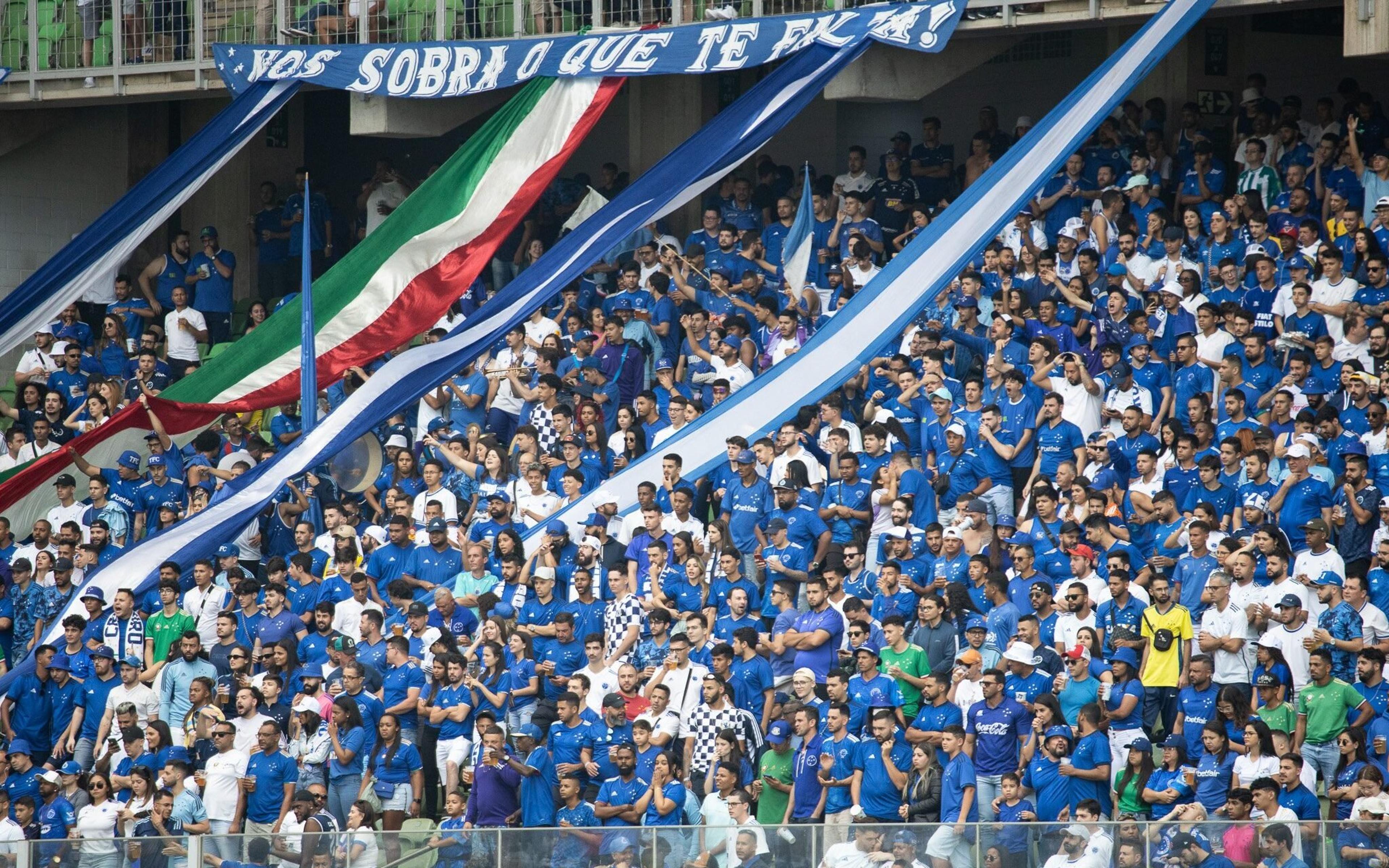 Em empate contra o Coritiba, Cruzeiro registra melhor público do ano no Independência