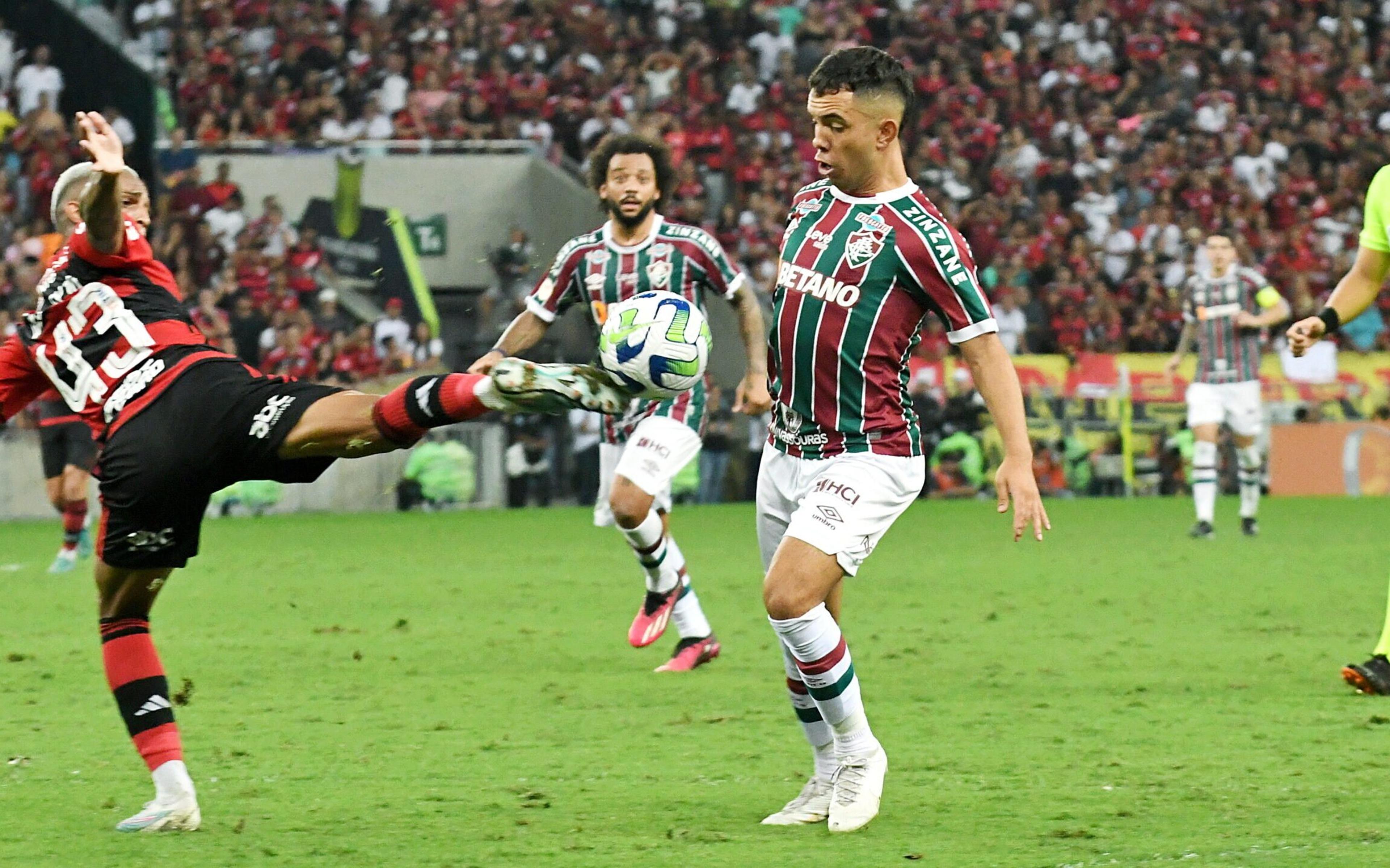 Leo Fernández avalia sua estreia pelo Fluminense e compara Fla-Flu com clássico uruguaio