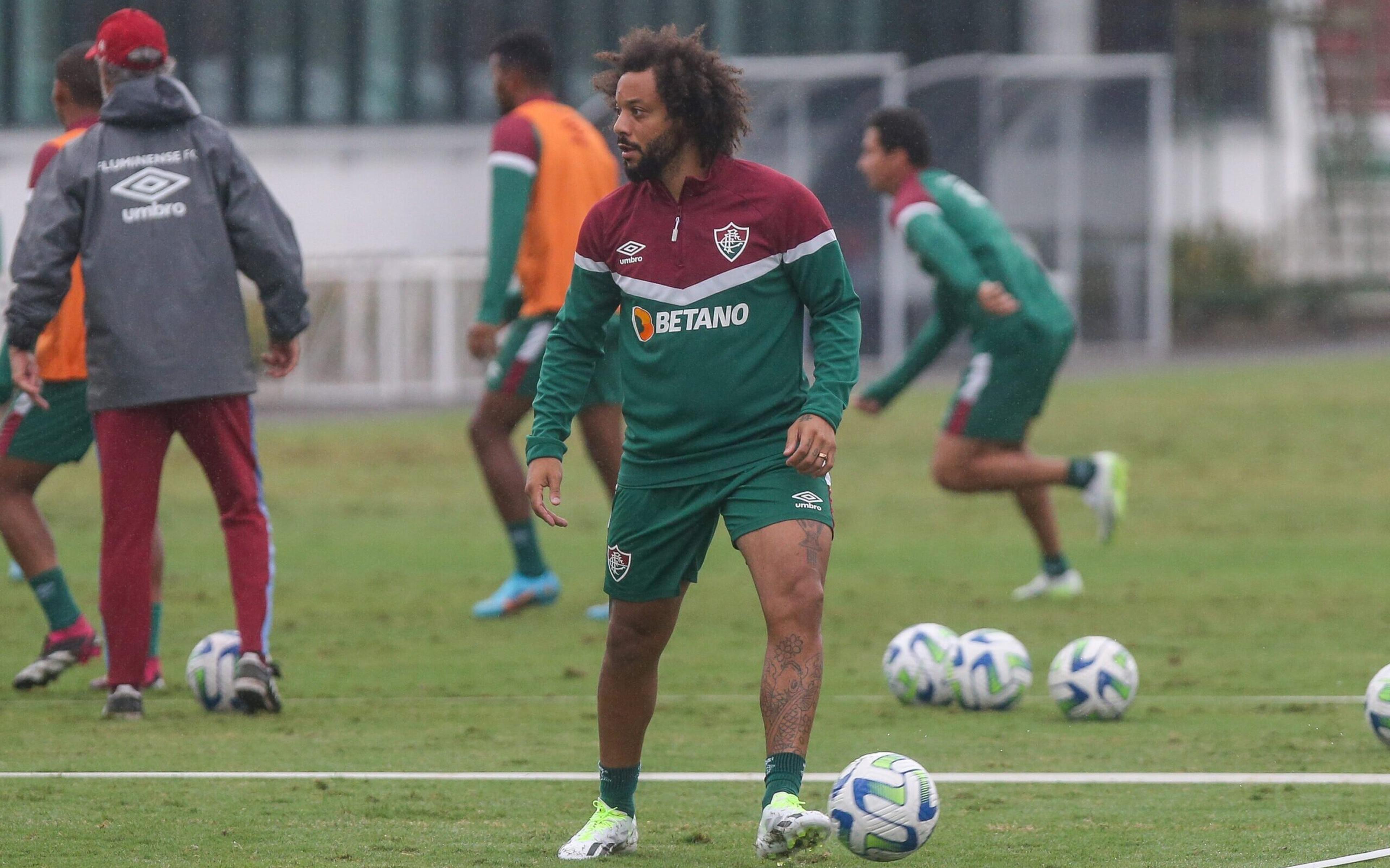 Em reapresentação do Fluminense, Marcelo participa do treino e mira jogo contra Coritiba