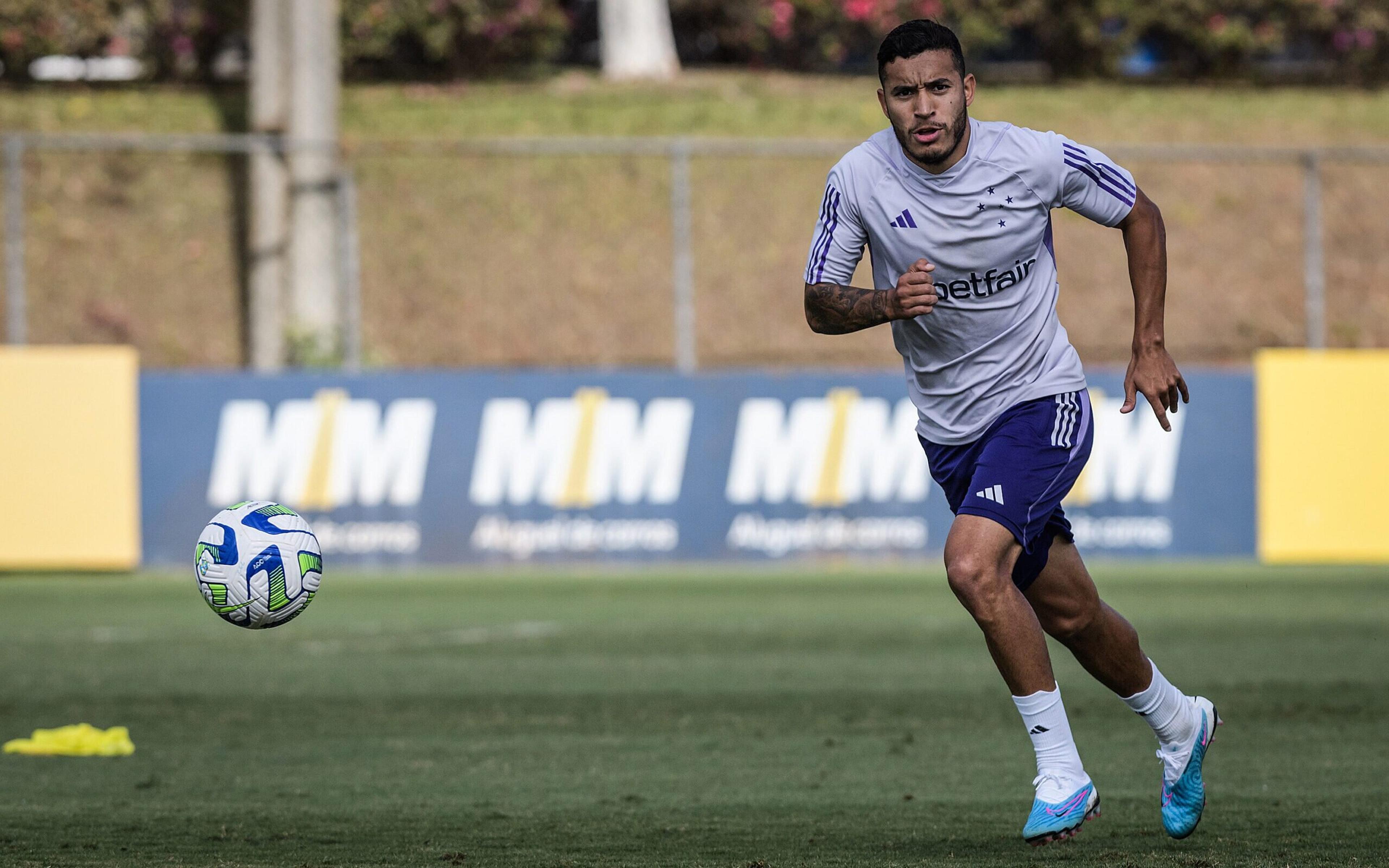 Com contrato até o fim do ano, William pode renovar com o Cruzeiro, a depender da produtividade