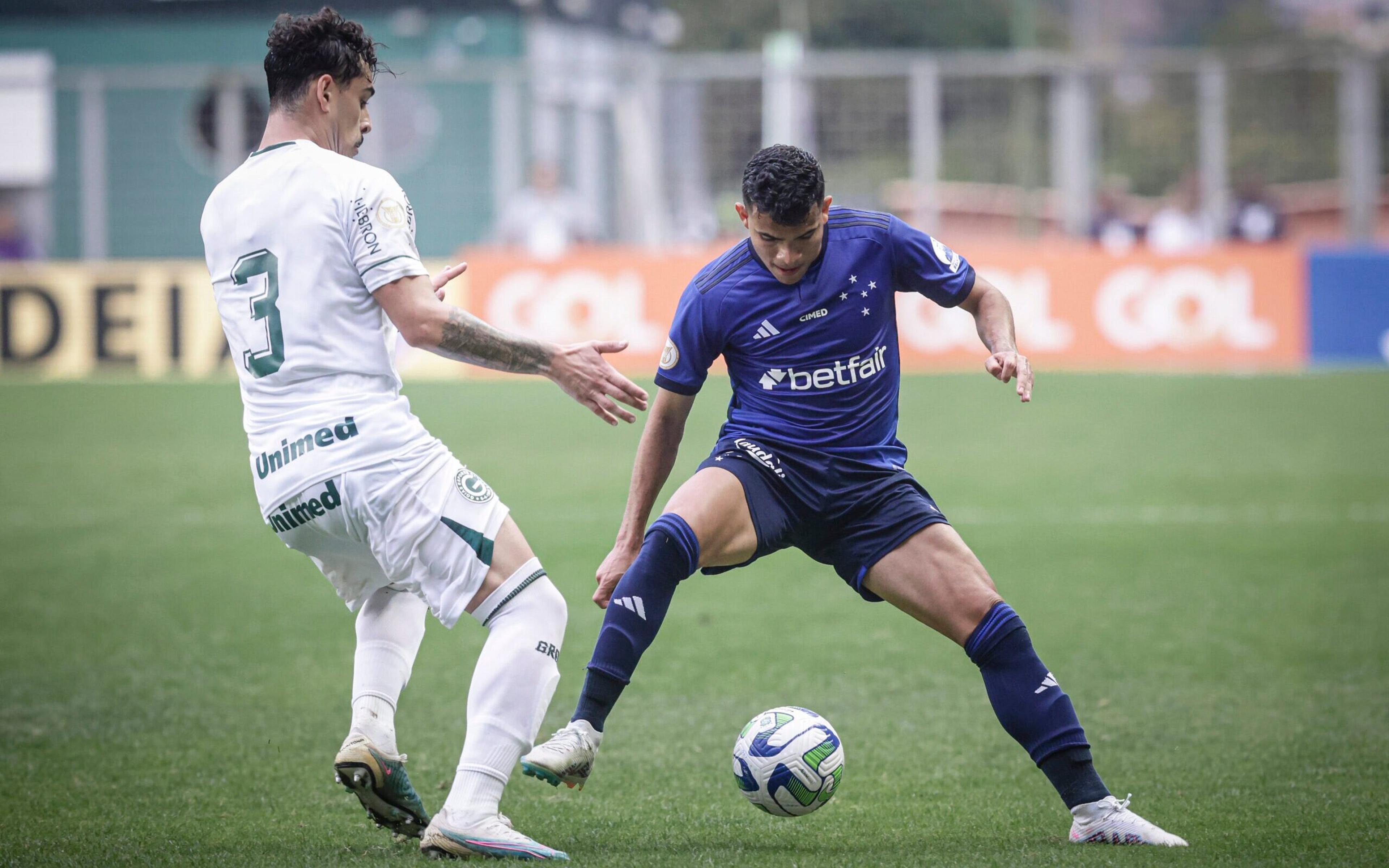 Cruzeiro é derrotado pelo Goiás em casa e vê sequência invicta ser interrompida no Brasileirão 