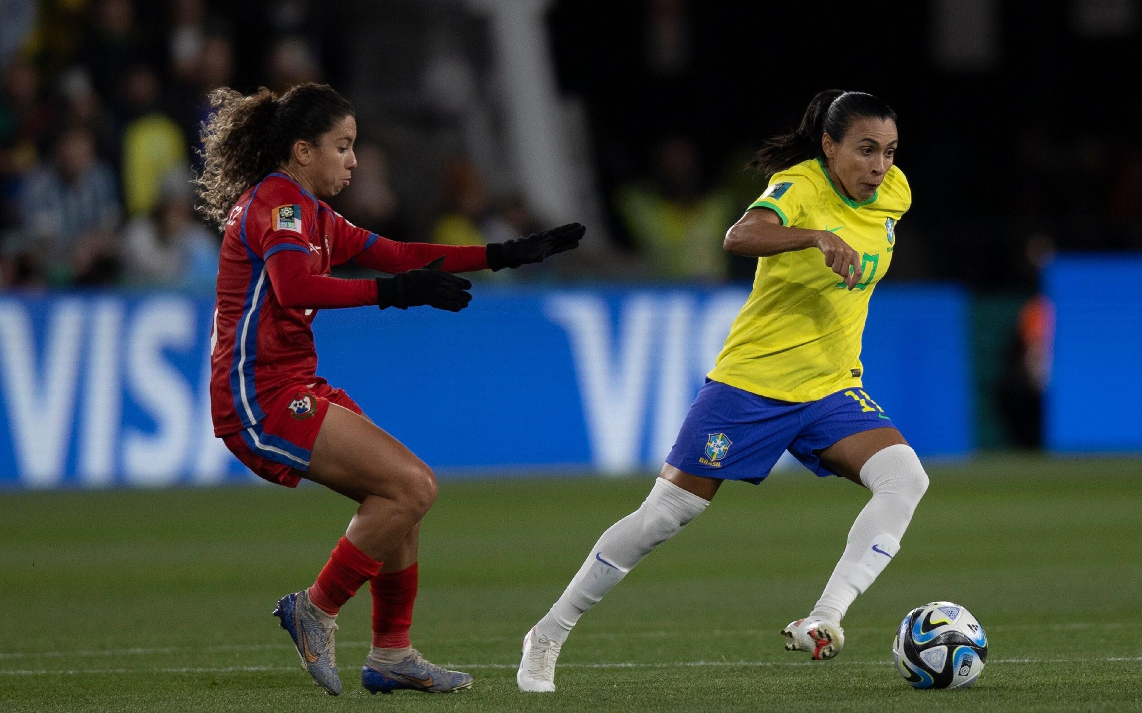 Marta entra em campo em sua sexta Copa do Mundo Feminina e se emociona durante hino: ‘É tudo diferente da primeira vez’