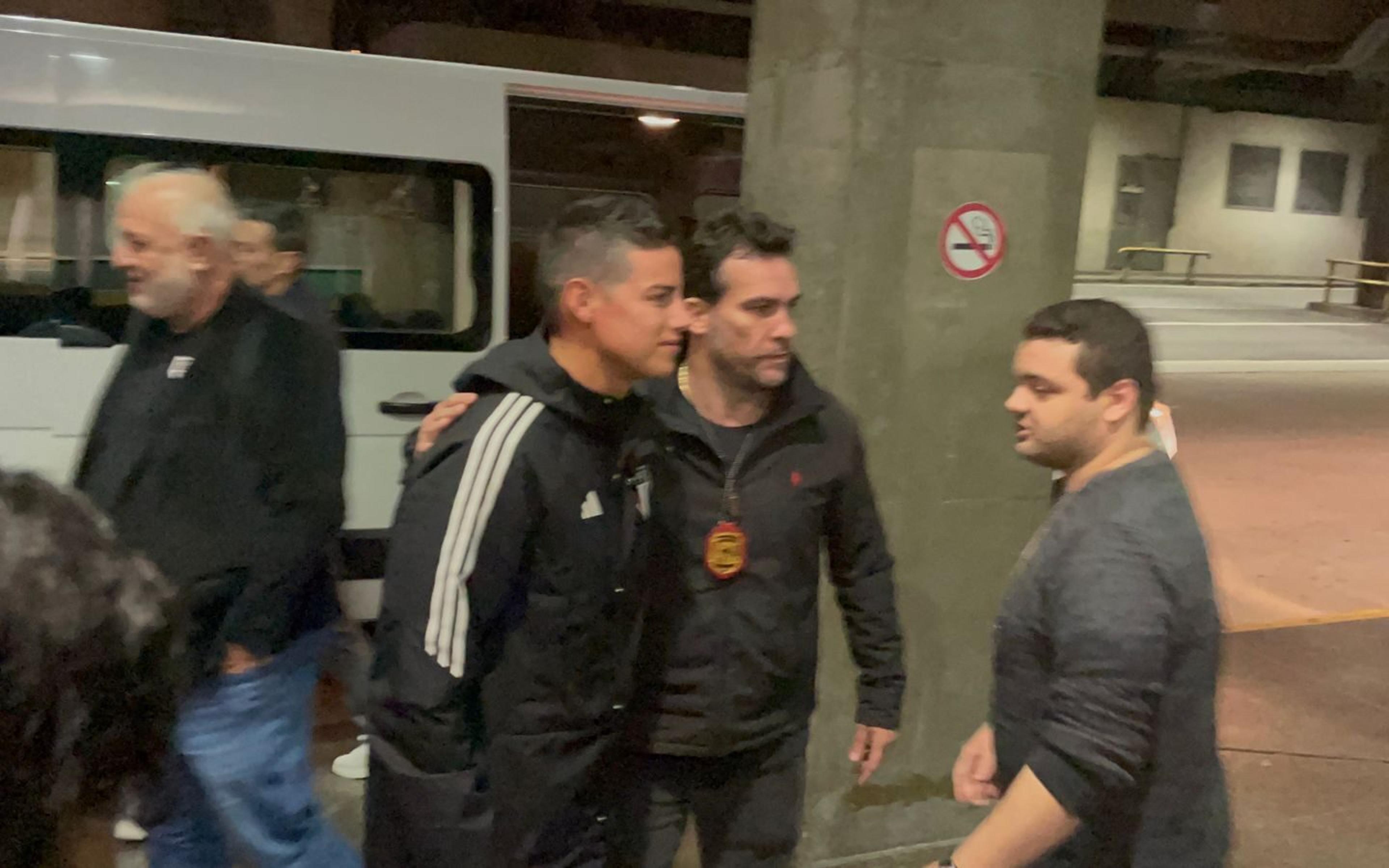 Lance! consegue imagens exclusivas da chegada de James Rodríguez ao São Paulo no aeroporto: veja