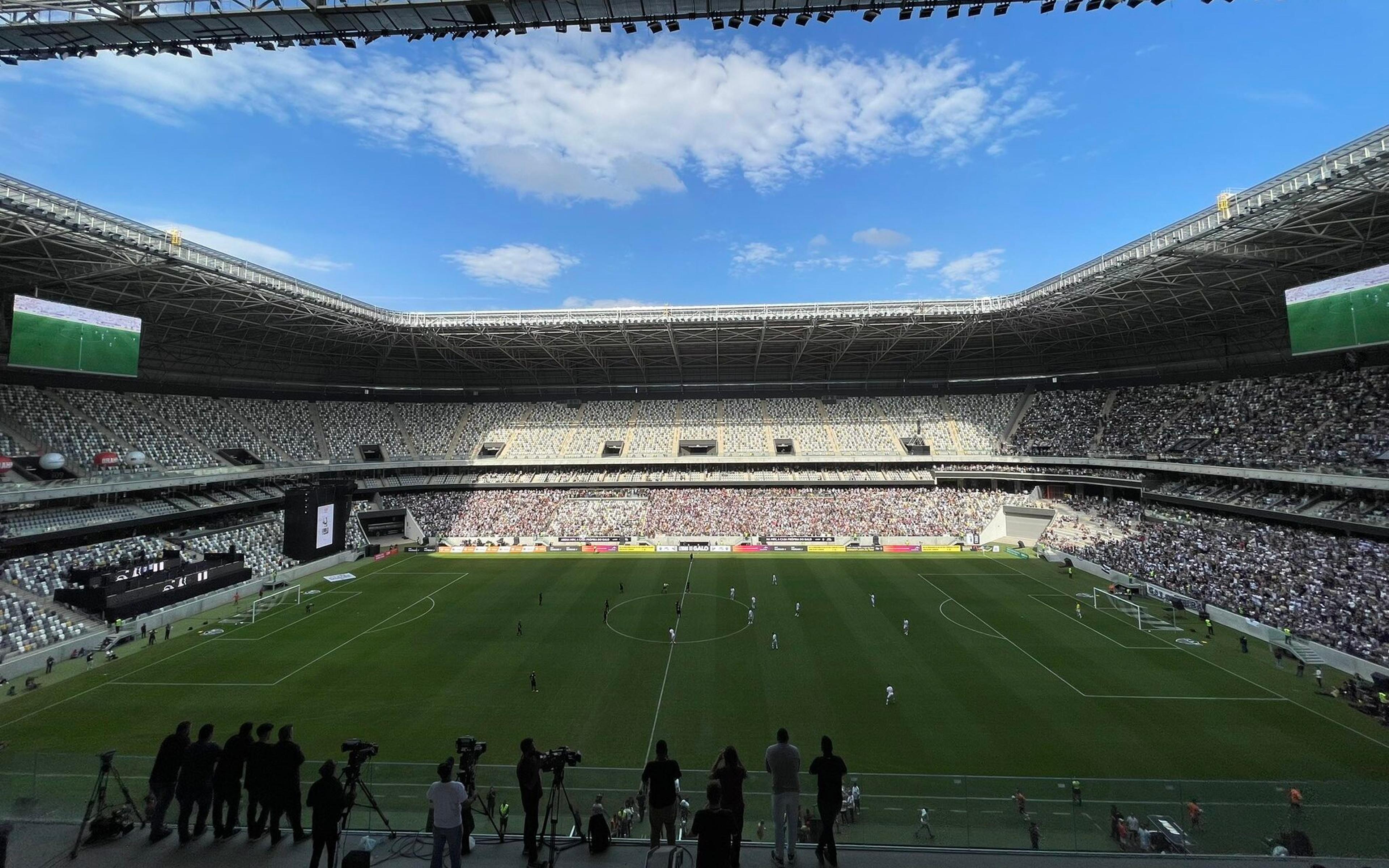 Pontapé inicial de Dadá e gol de Reinaldo no fim: confira o resultado do ‘Jogo das Lendas’, na Arena MRV