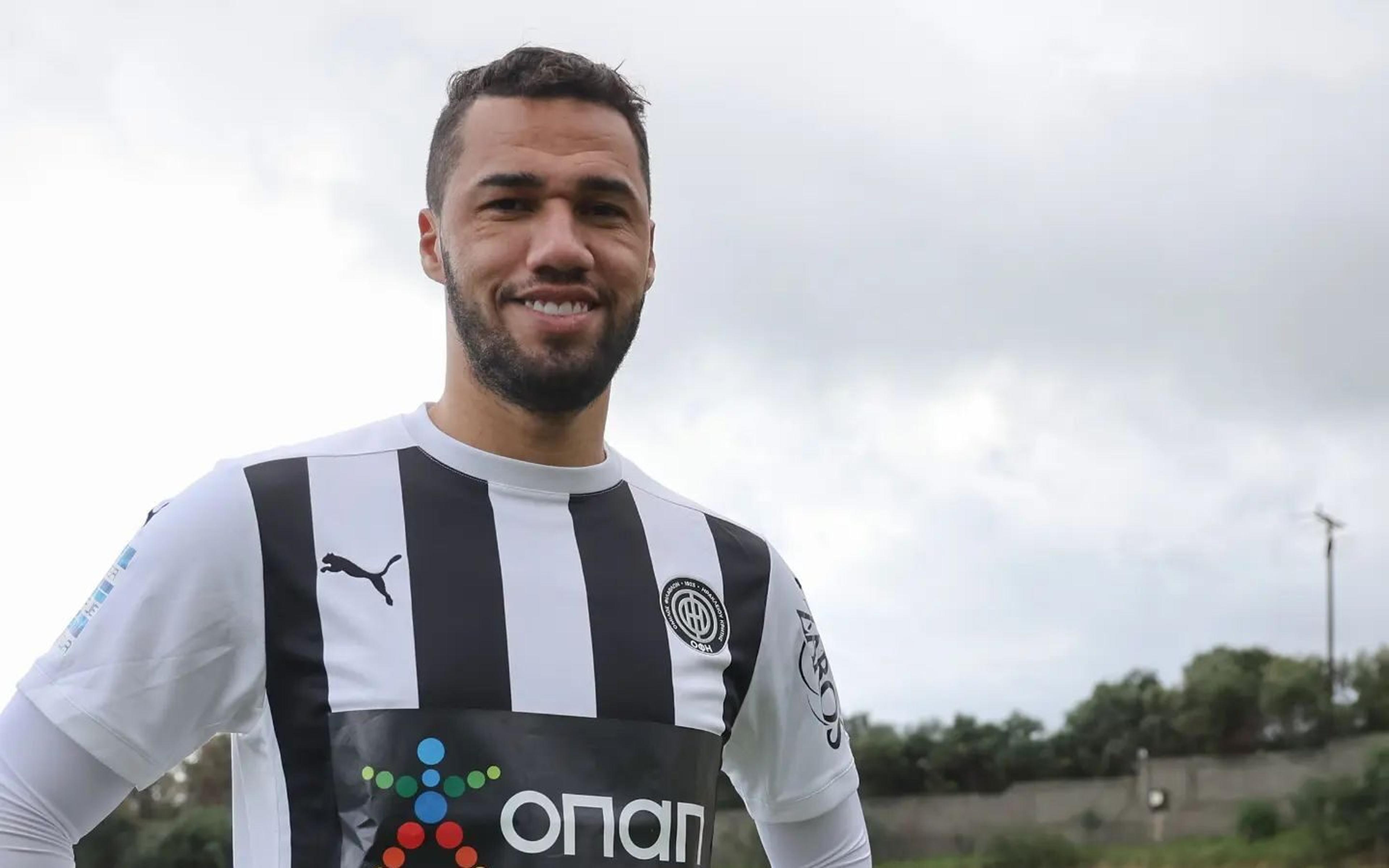 Atacante Luiz Phellype se mostra feliz por poder iniciar sua primeira pré-temporada com o OFI Crete