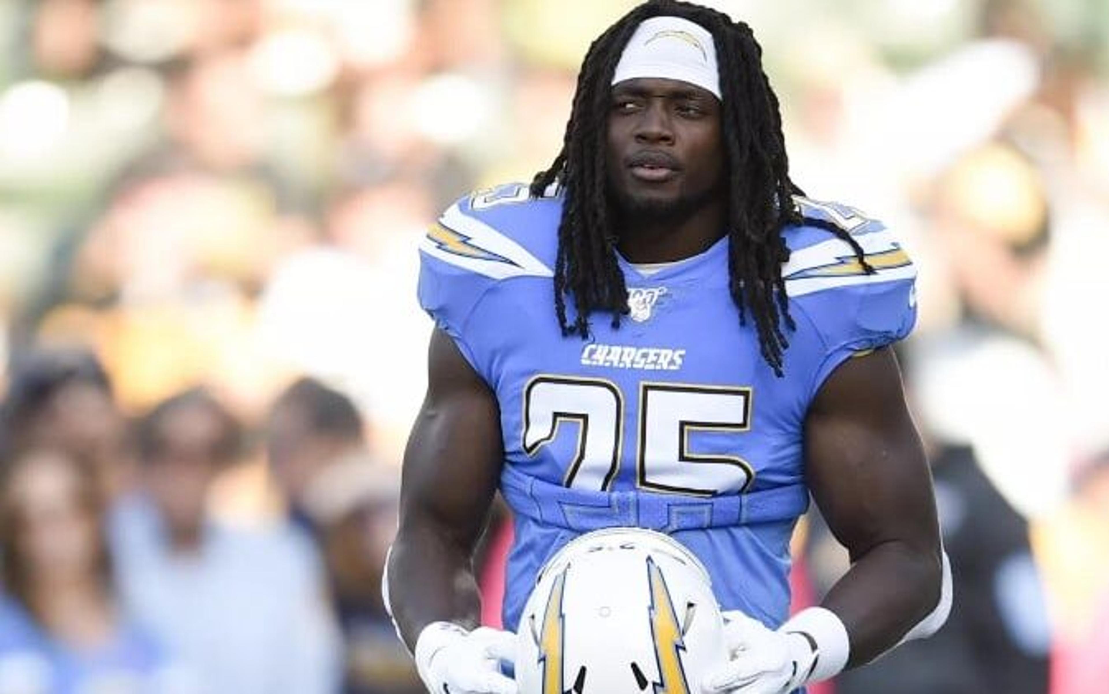 Baltimore Ravens acerta contrato de 1 ano com running back Melvin Gordon