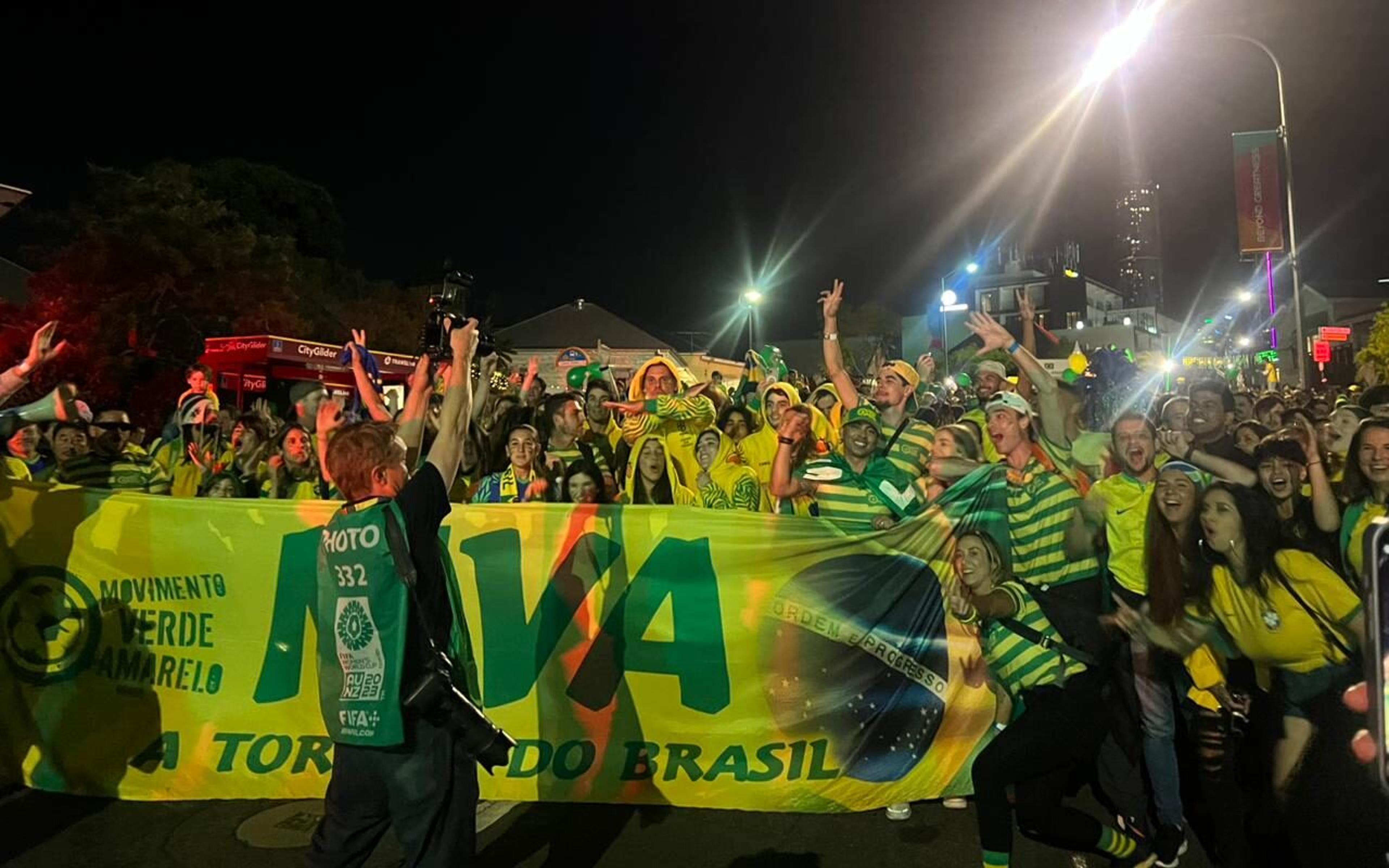 Torcida dá show e promete ser trunfo para classificação do Brasil na Copa do Mundo feminina