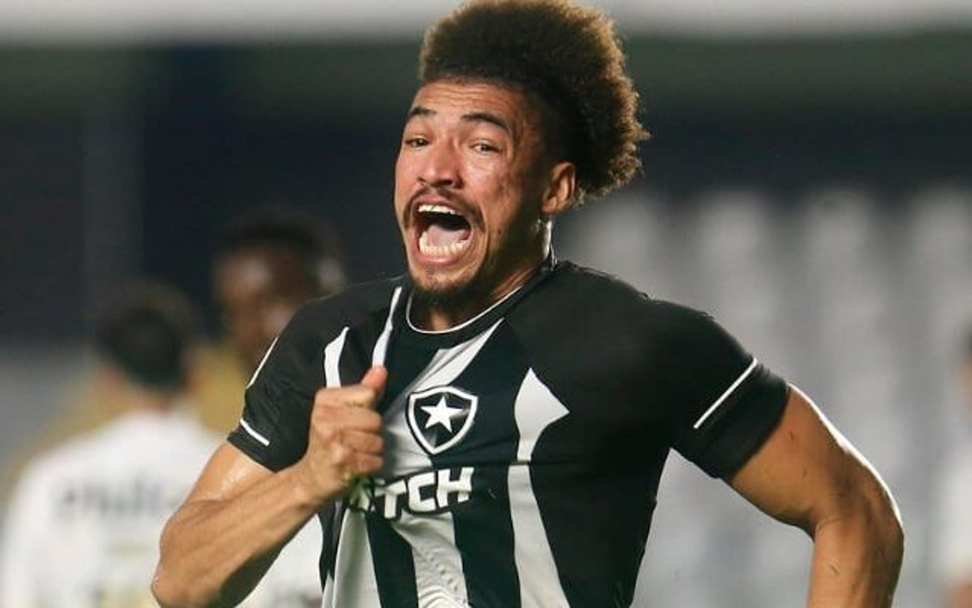 Em fase artilheira, Adryelson está entre os jogadores que mais vencem duelos aéreos no Brasileiro