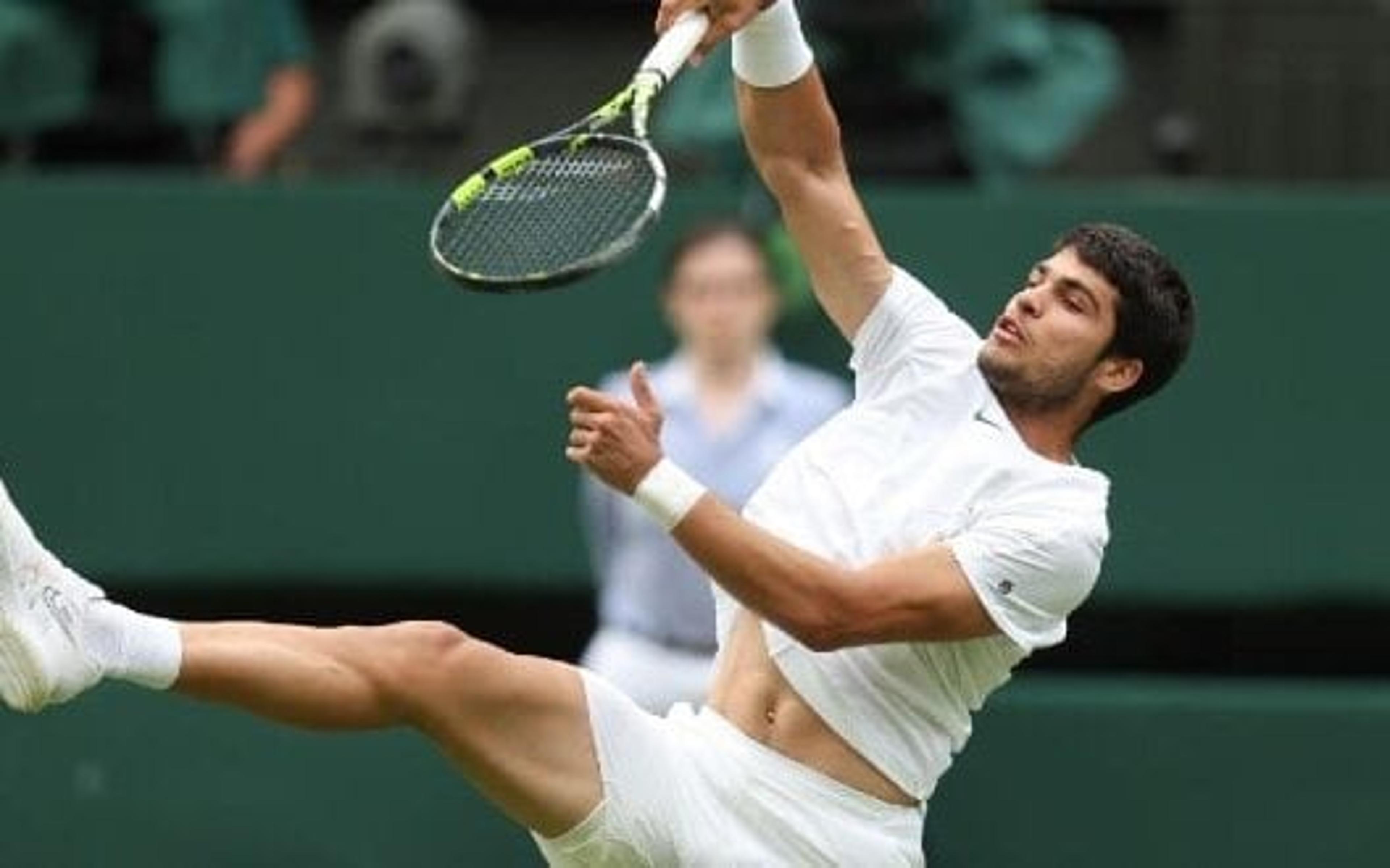 Alcaraz não treina em Wimbledon e faz tratamento