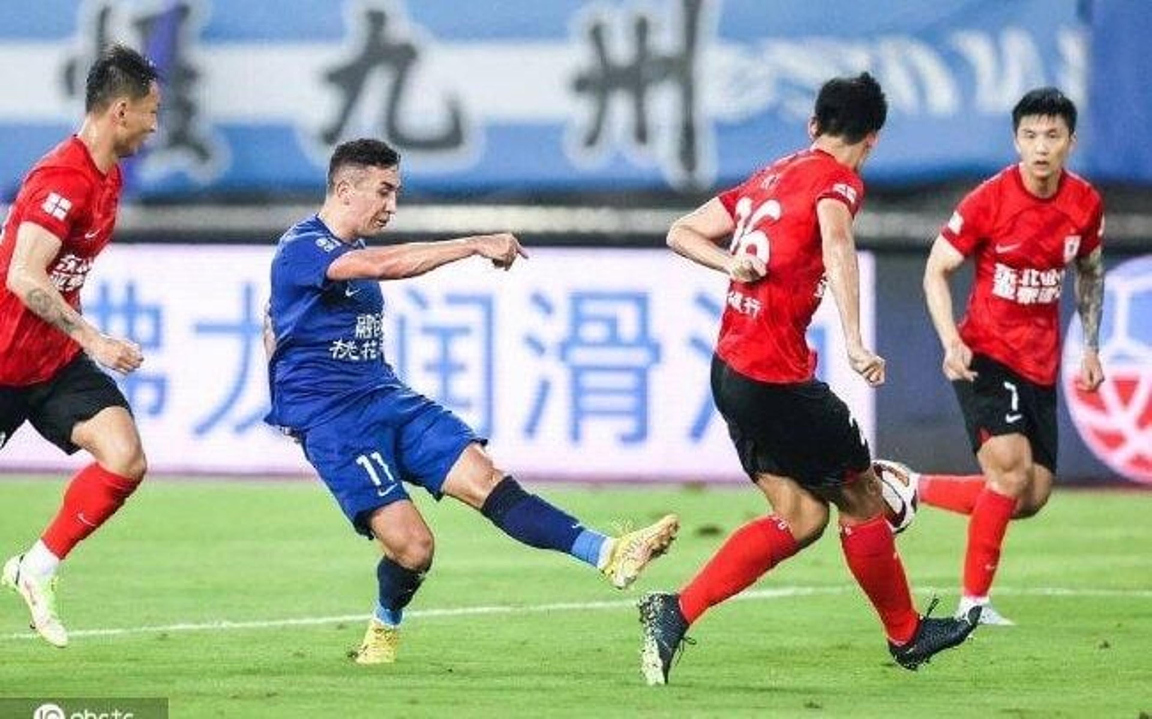 Com gol de Davidson, Wuhan Three Towns vence confronto direto na Superliga Chinesa e embala na temporada