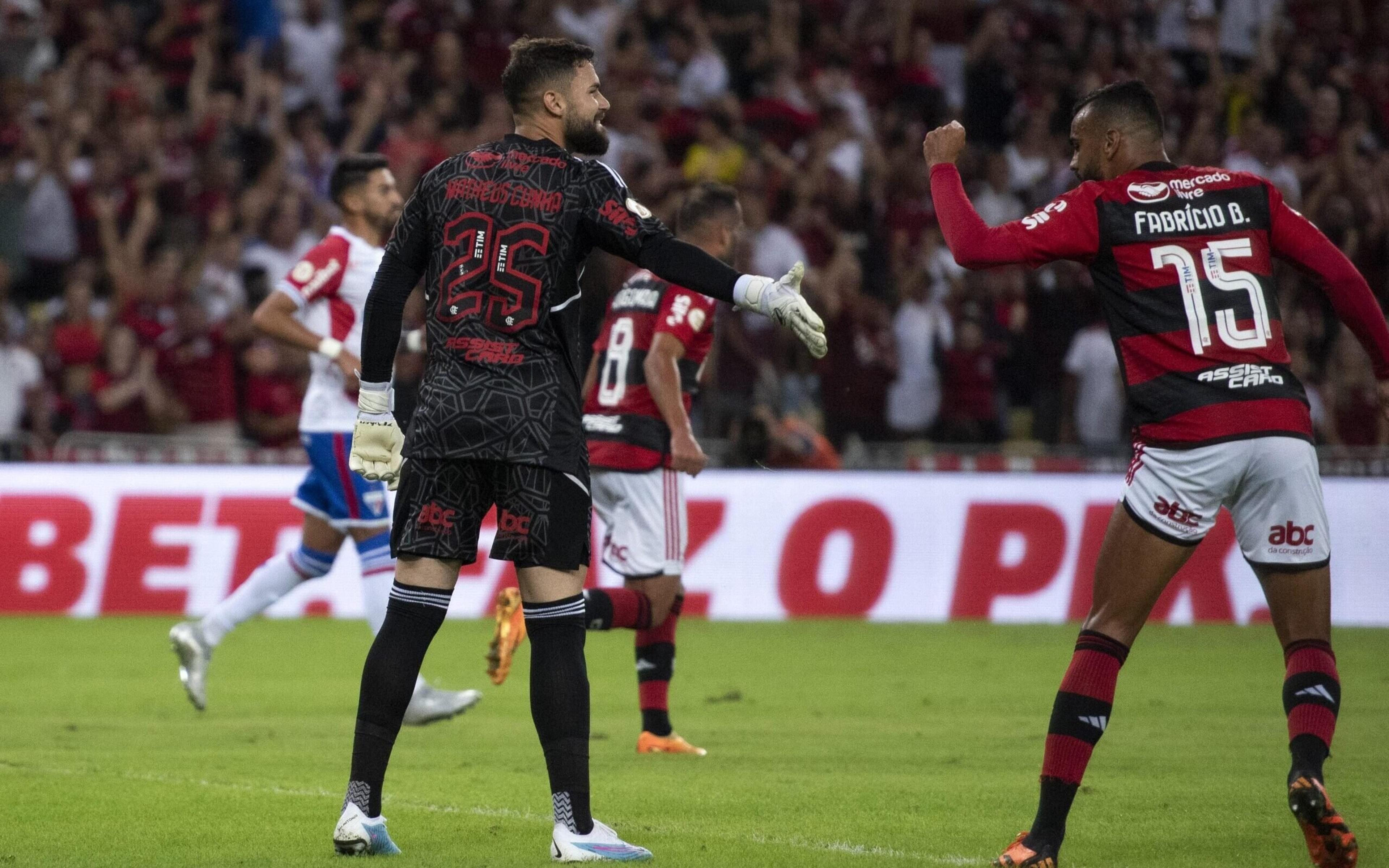 Matheus Cunha analisa briga por titularidade no Flamengo: ‘Quatro grandes goleiros’