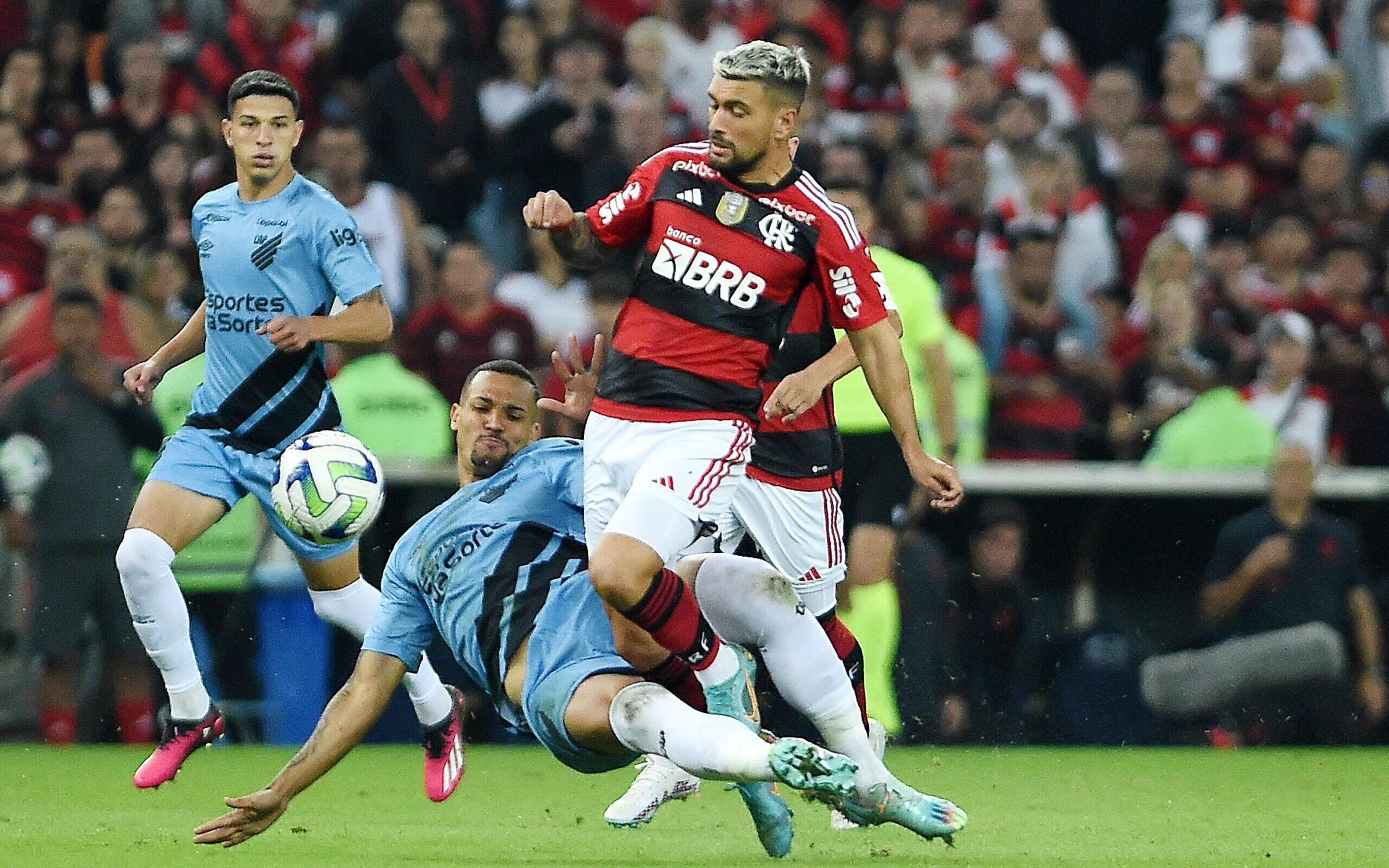 Análise: Flamengo sofre com ‘retranca’ do Athletico, mas merece vantagem na Copa do Brasil