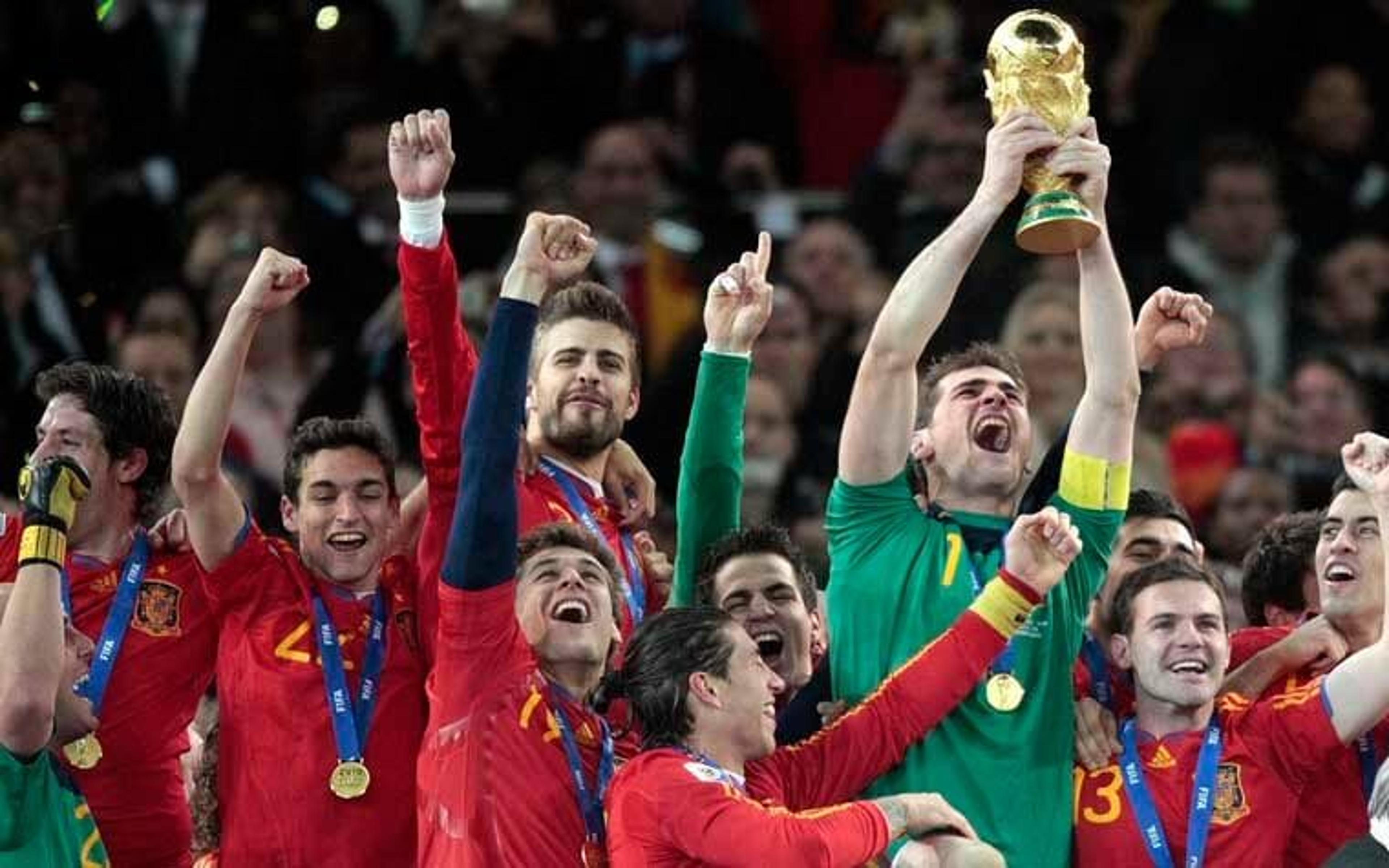 Campeão do mundo com a Espanha anuncia aposentadoria do futebol