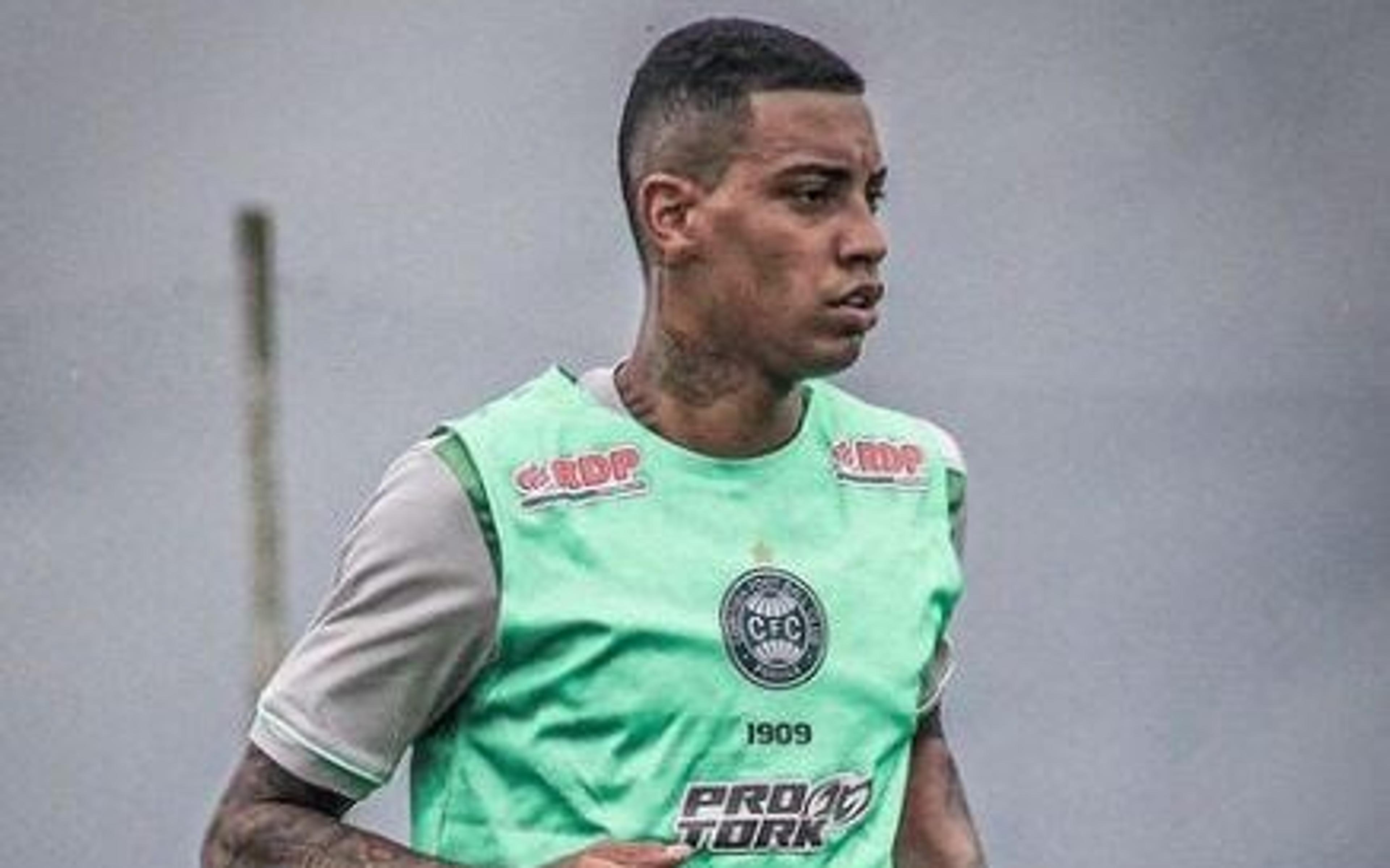 Coritiba empresta atacante Alef Manga para clube do Chipre