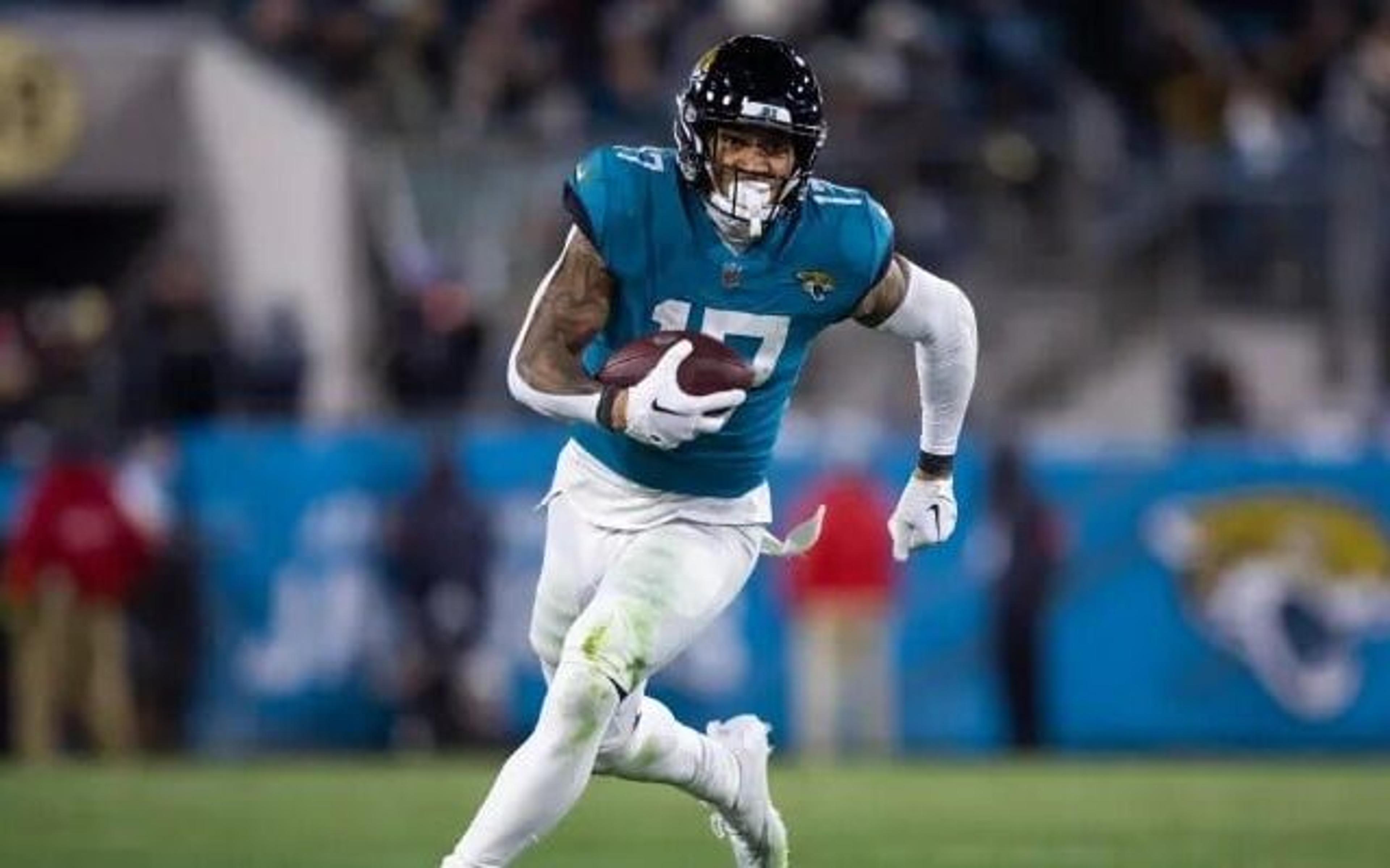 Jacksonville Jaguars renova contrato do do tight end Evan Engram por mais três temporadas