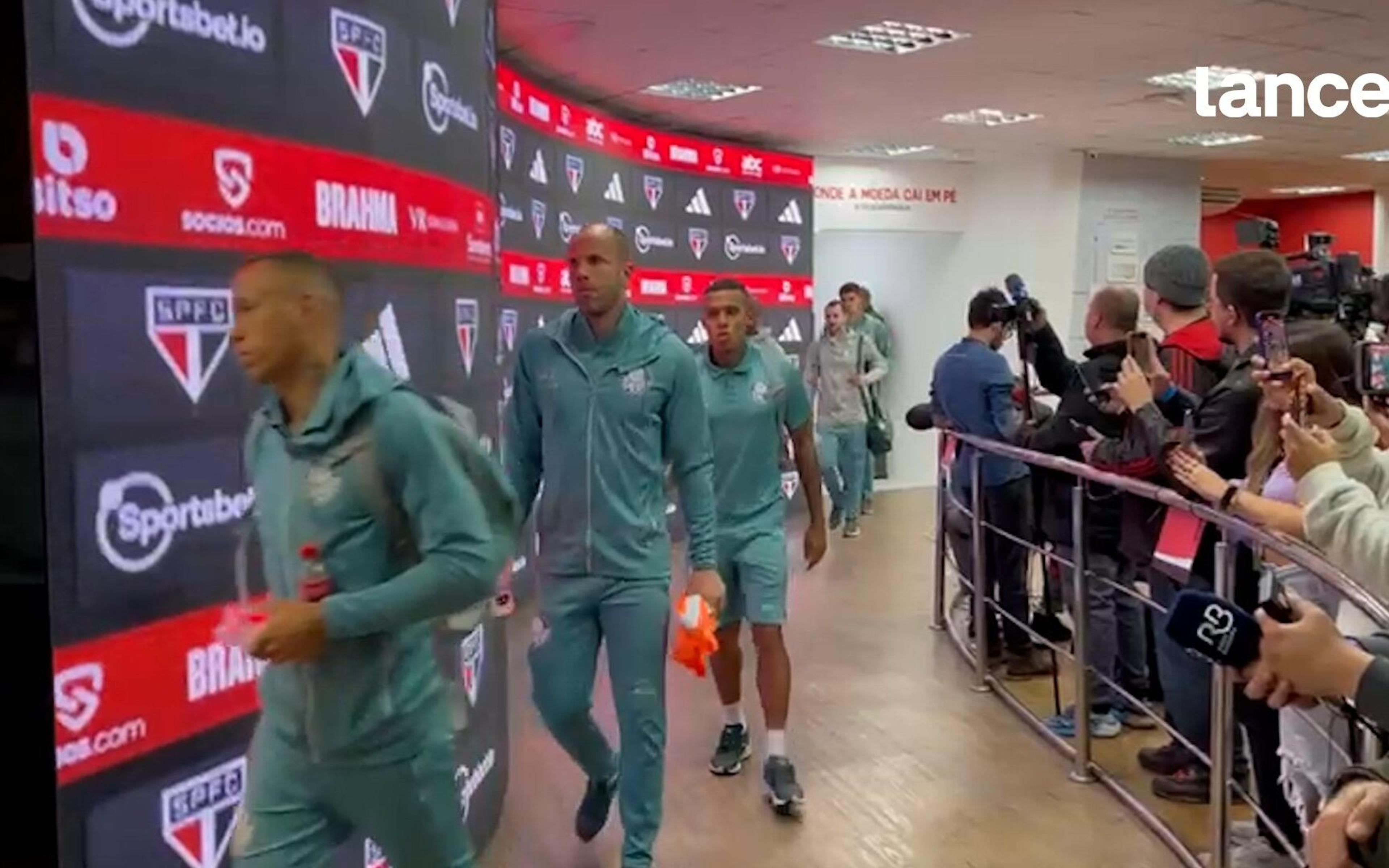 VÍDEO: Jogadores do Palmeiras deixam o Morumbi em silêncio após derrota no clássico