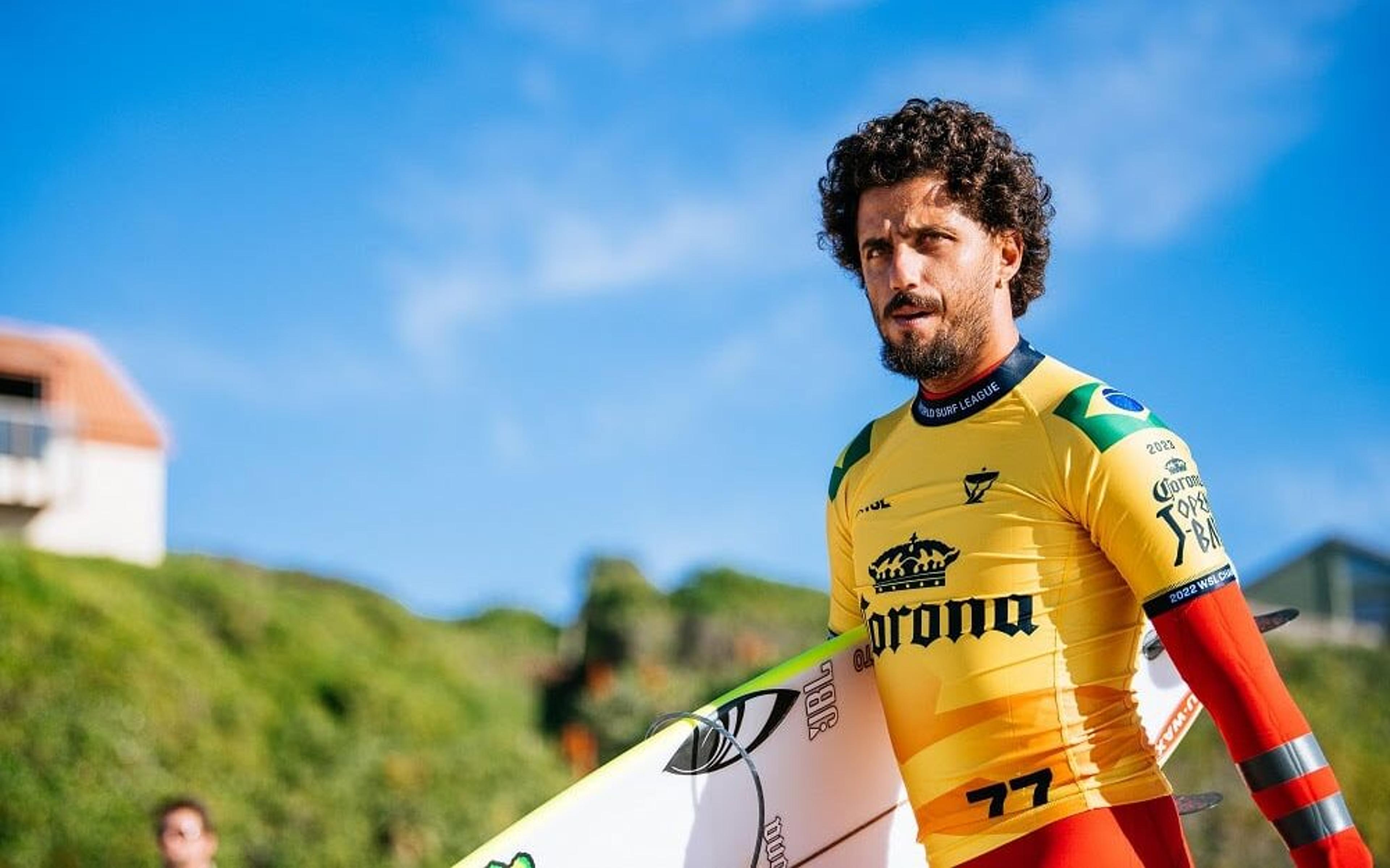 Filipe Toledo é o primeiro surfista classificado para as finais da WSL e garante vaga em Paris 2024