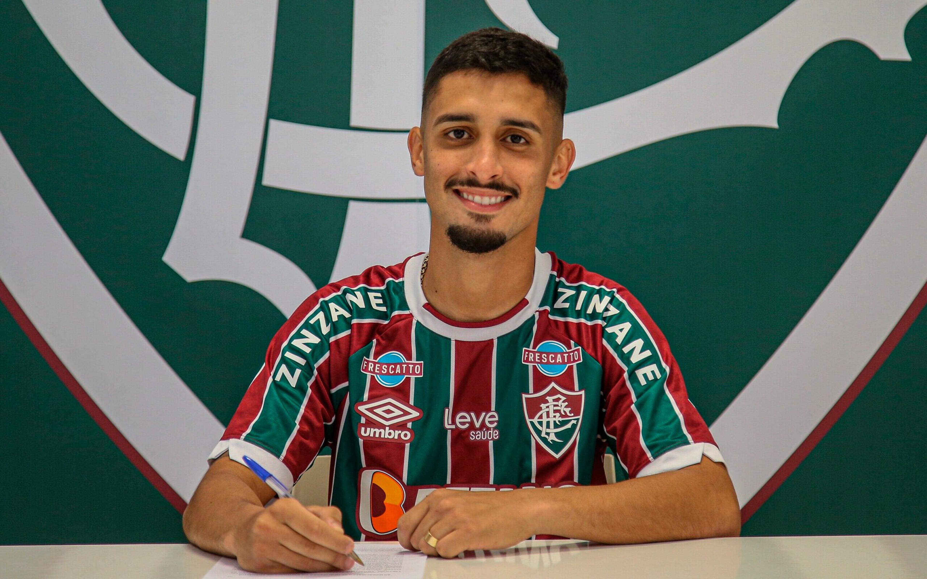 Daniel aparece no BID da CBF e pode estrear pelo Fluminense contra o Internacional, no domingo