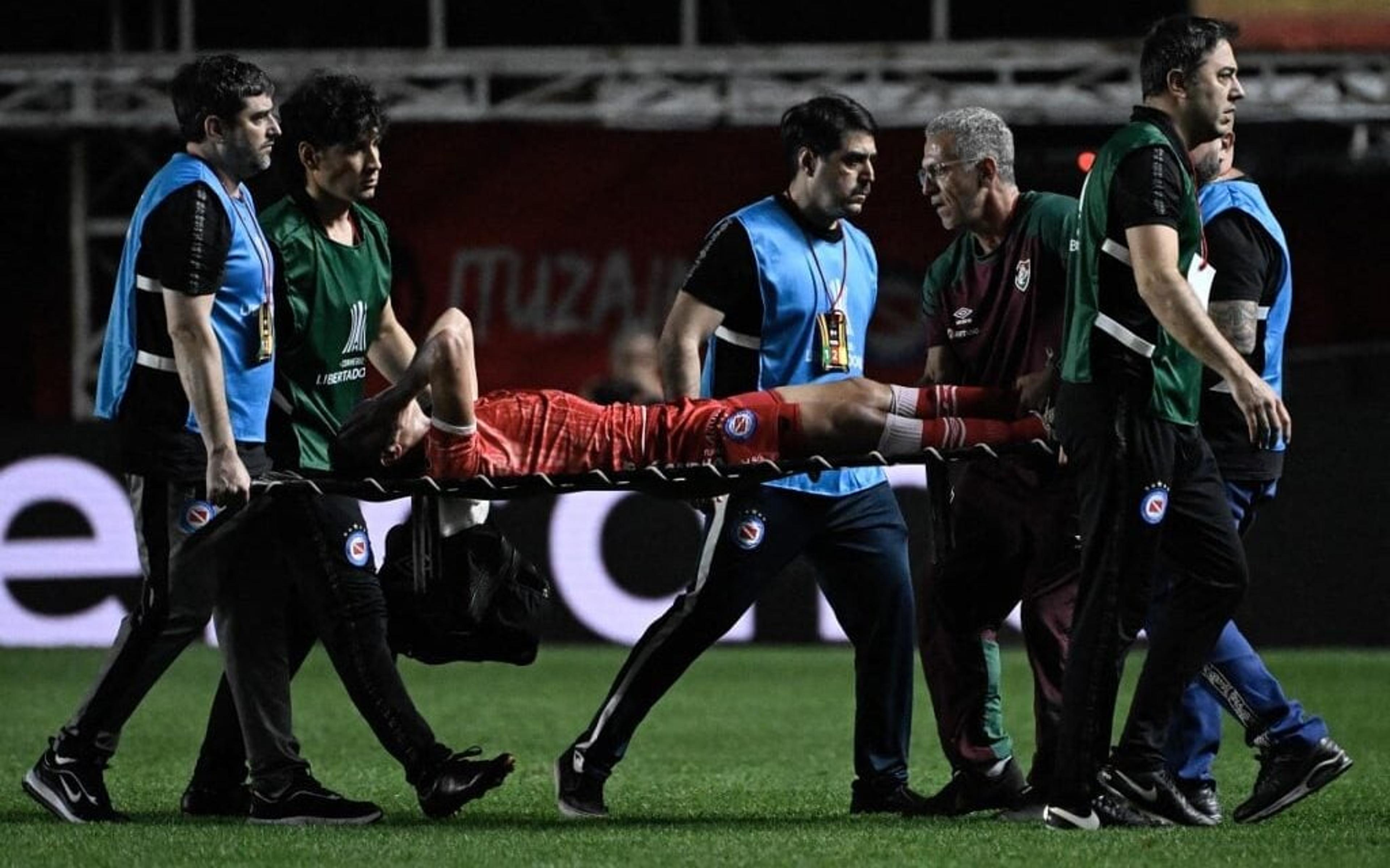 Argentinos Juniors x Fluminense: saiba como está o estado de saúde do jogador lesionado por Marcelo na Libertadores