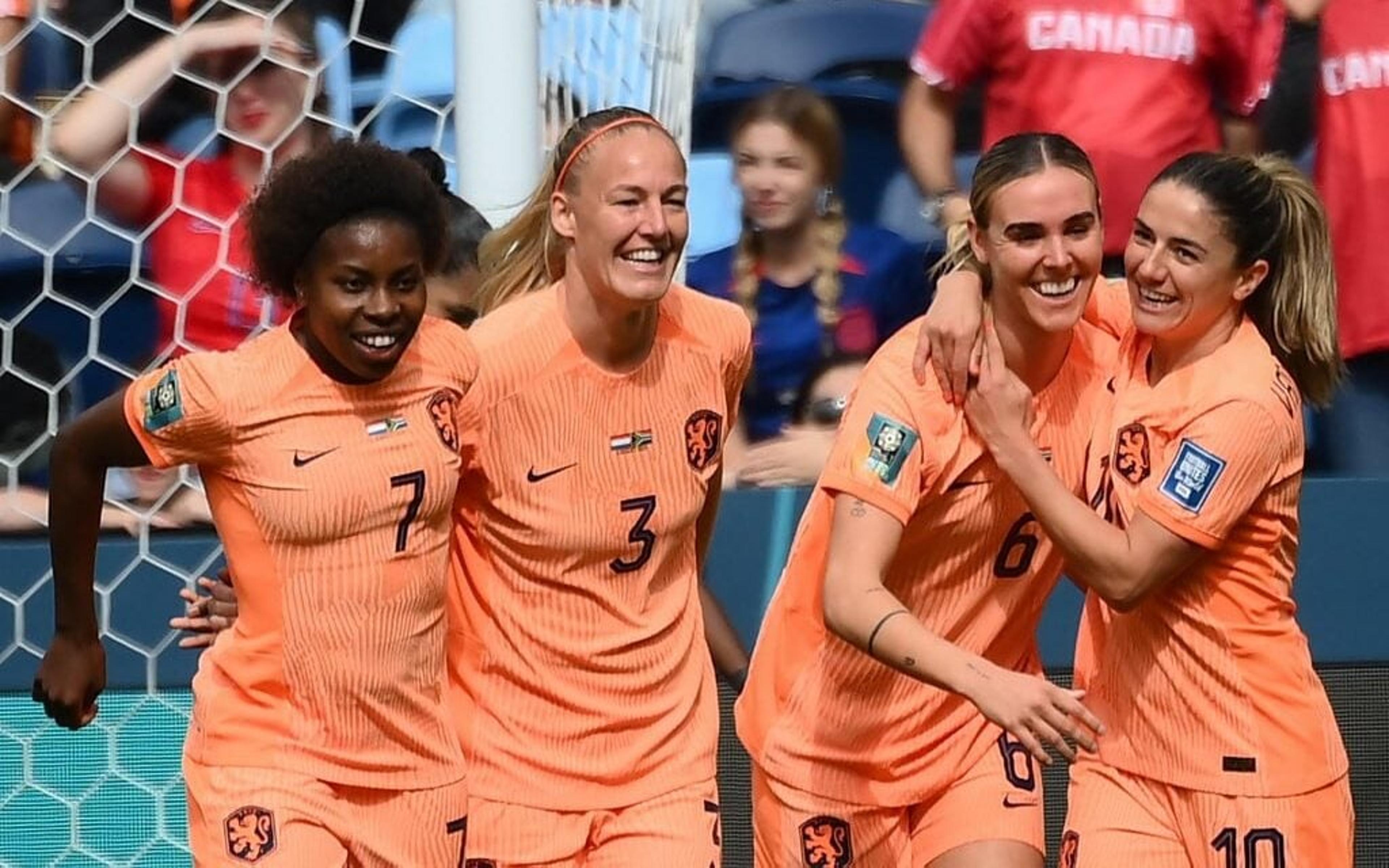 Com falha de goleira, Holanda bate África do Sul e avança para as quartas de final da Copa do Mundo Feminina