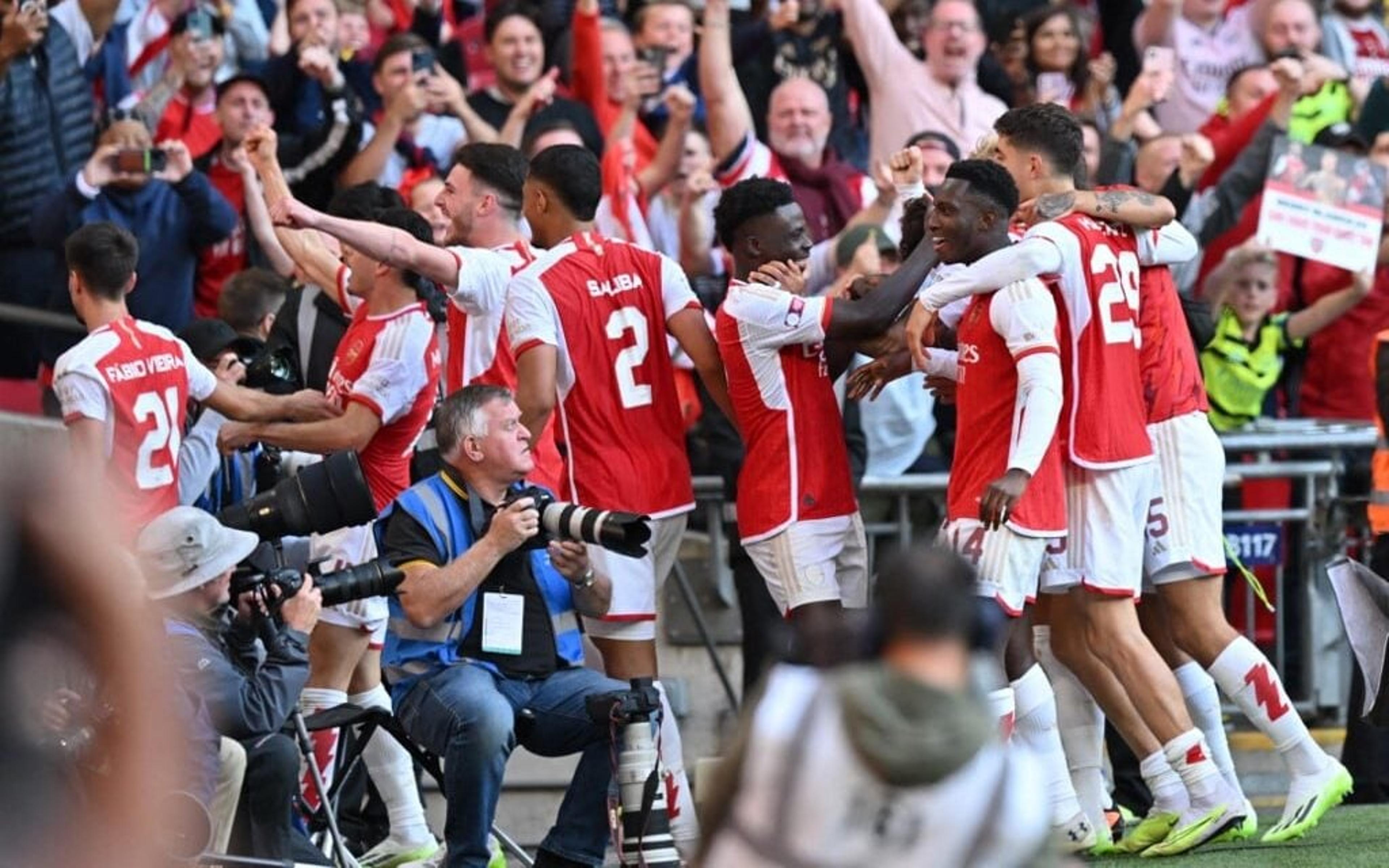 Arsenal empata no fim, vence Manchester City nos pênaltis e conquista a Supercopa da Inglaterra