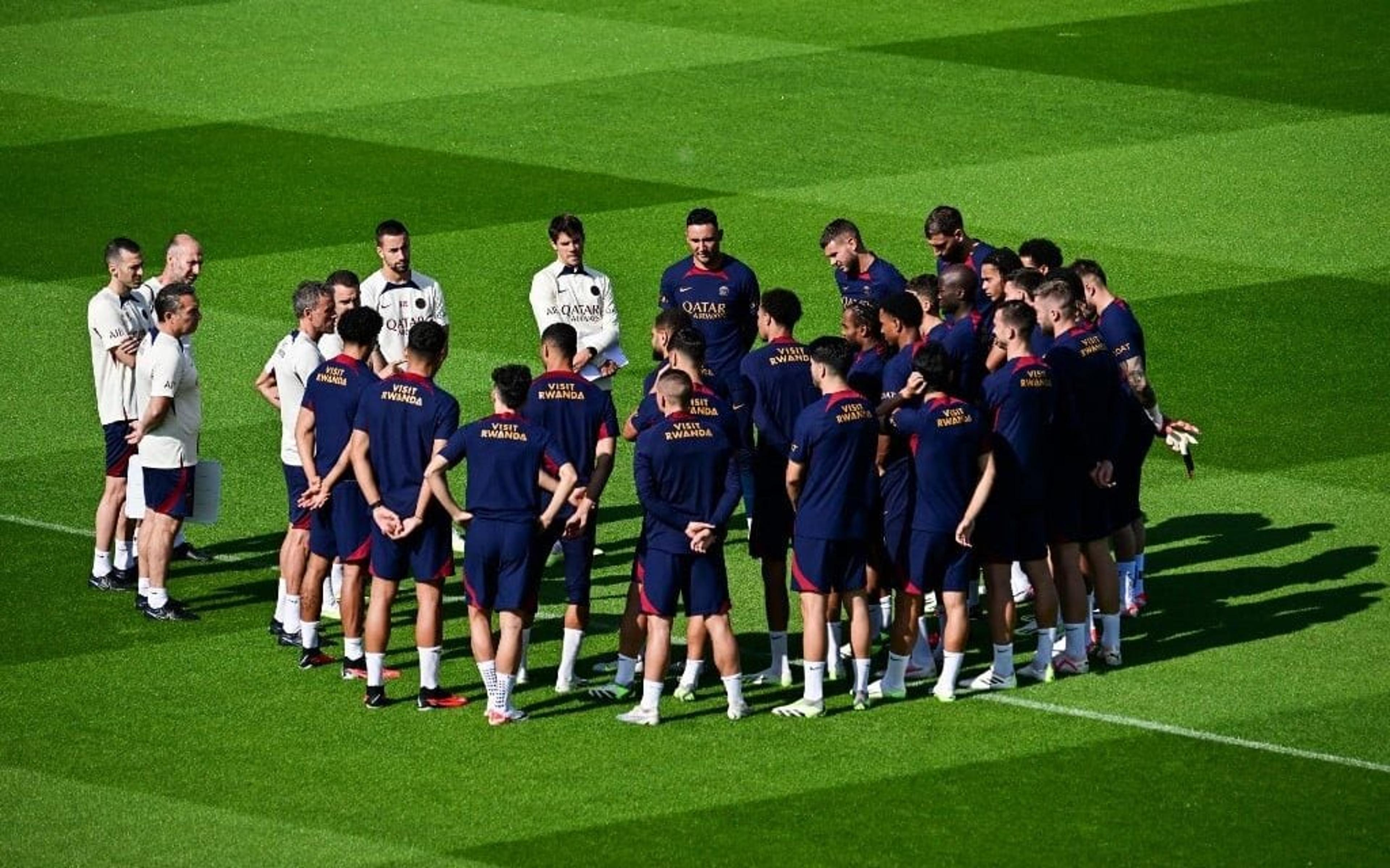 Paris Saint-Germain entra na temporada sem craques e vive choque de ordem em reformulação