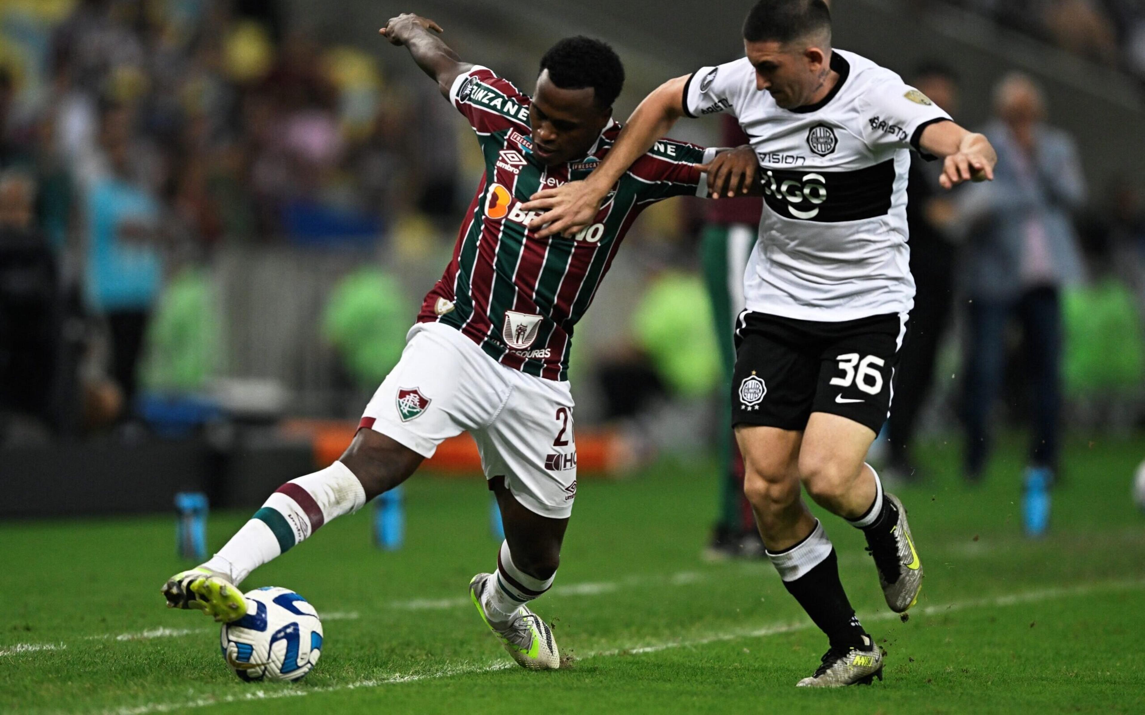 Jogadores do Fluminense falam sobre gramado do Maracanã no duelo contra o Olimpia